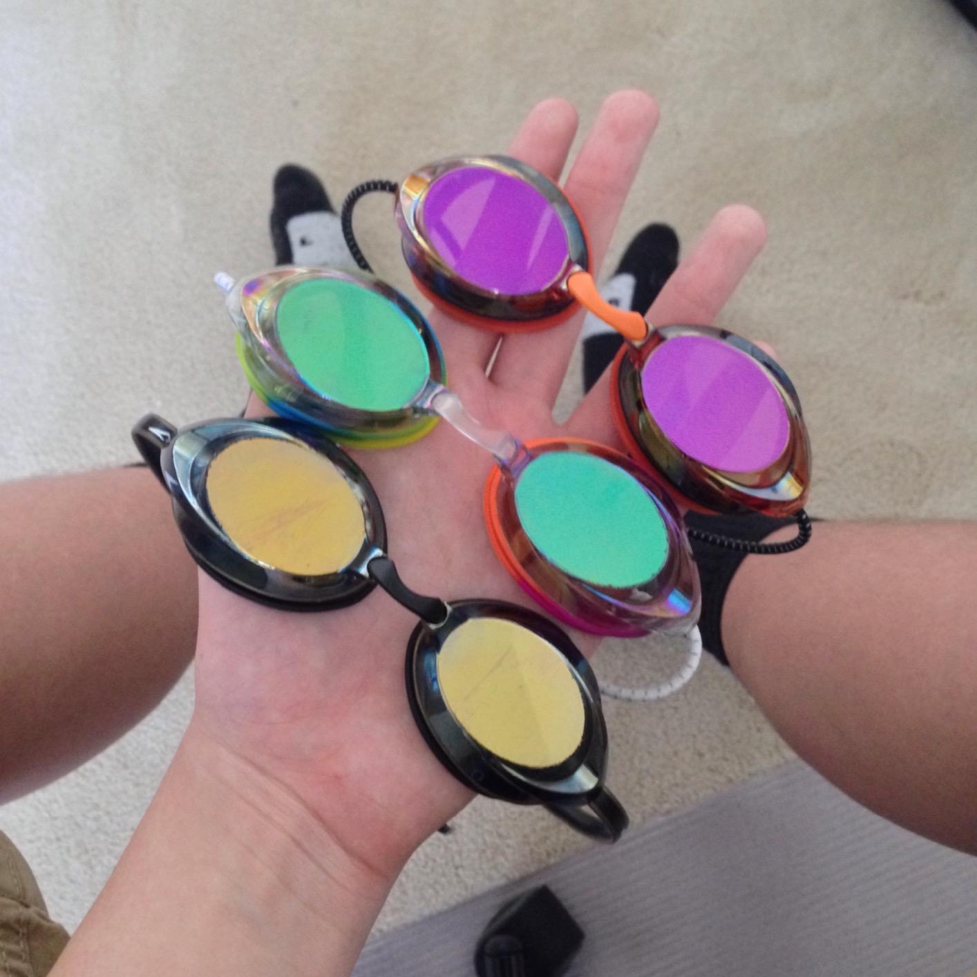 Speedo unisex-adult Swim Goggles Mirrored Vanquisher customer photo 1