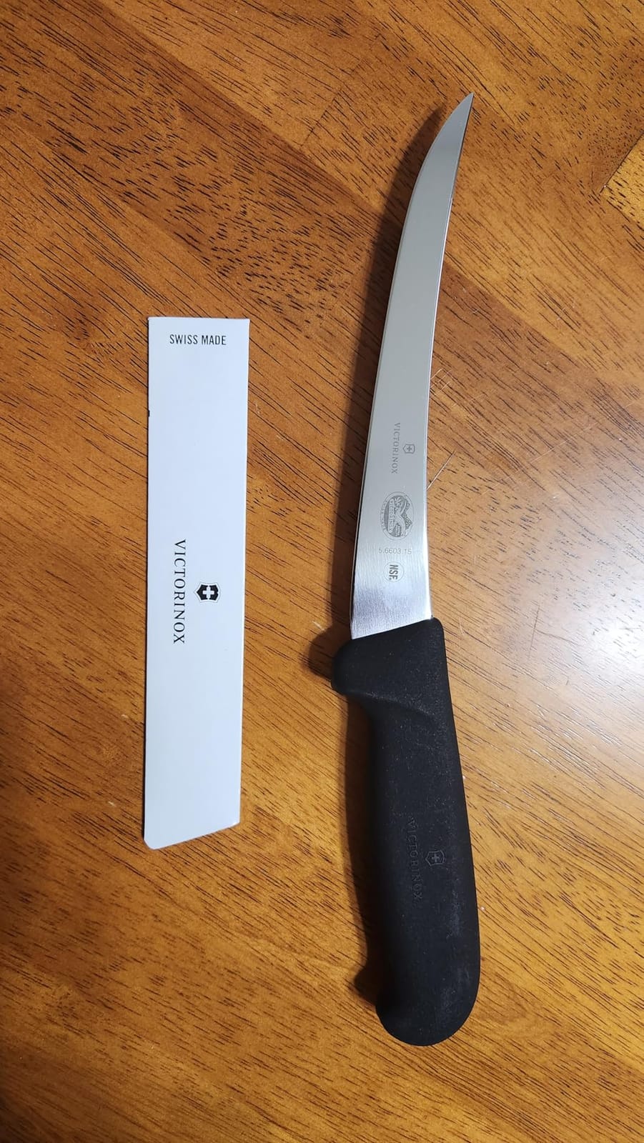 Victorinox 6 Inch Curved Fibrox Pro Boning Knife with Semi-stiff Blade customer photo 2