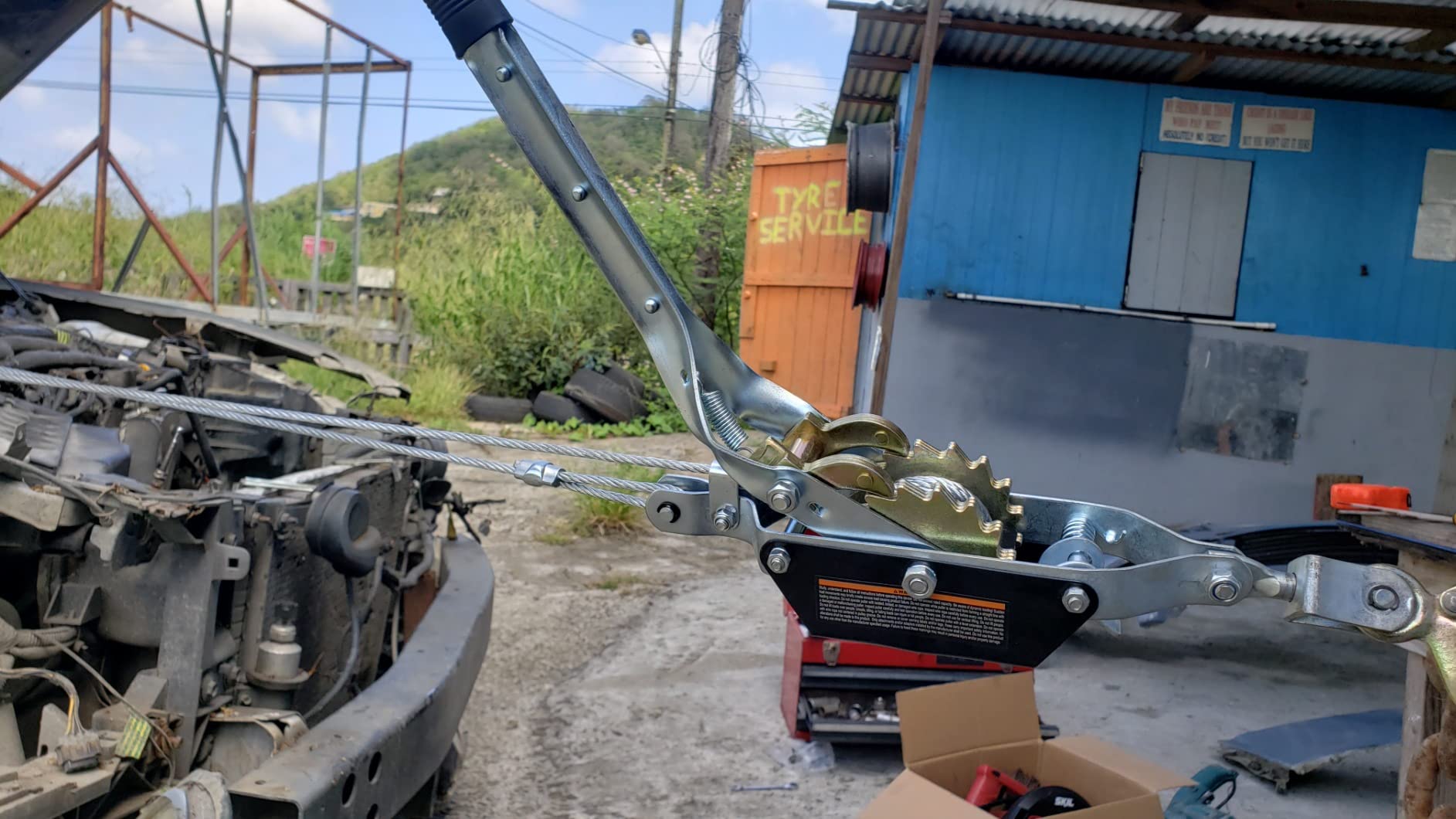 BIG RED T32052 Torin Come Along Winch, 2 Ton (4,000 lbs) Pulling Capacity, 11ft Steel Cable,2 Hooks, Heavy Duty Power Puller Tool with Dual Gears,Hand Winch Cable, Automotive Hoist Winch Puller,Black customer photo 2