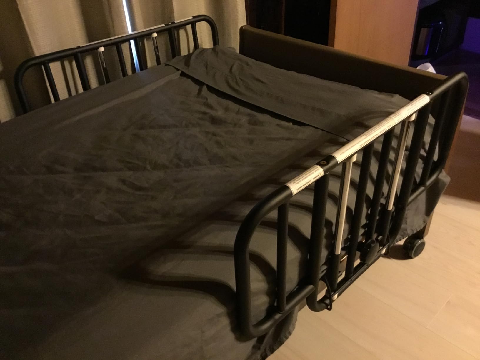 Drive Medical No Gap Half Length Steel Bed Rails, Brown Vein, 2 Count customer photo 2
