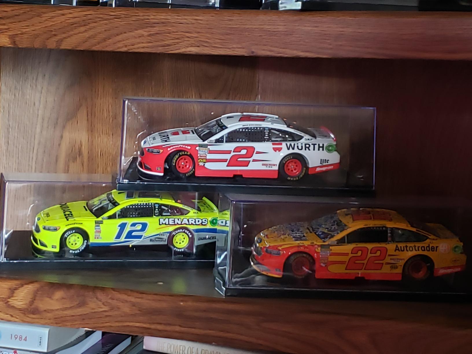 Ultra PRO Model Car Display, 1:24, Black customer photo 2