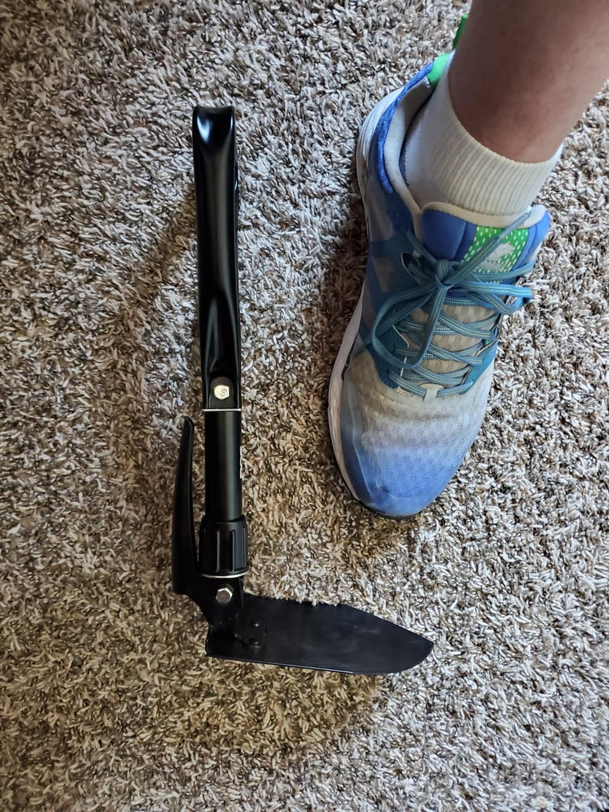 SOG Entrenching Tool- 18.25 Inch Folding Survival Shovel with Wood Saw Edge and Tactical Shovel Carry Case- Black (F08-N) customer photo 1