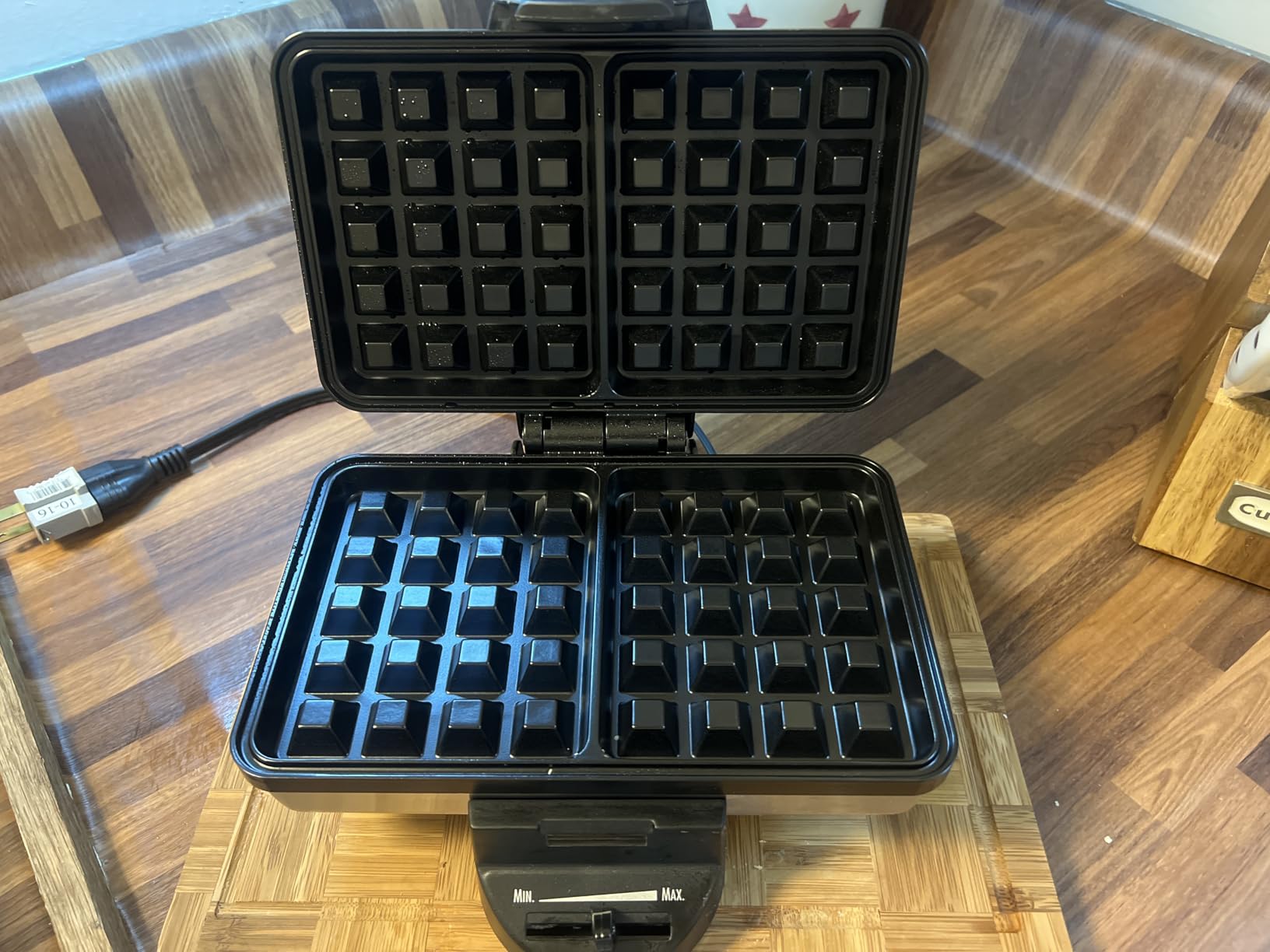 Hamilton Beach Belgian Waffle Maker with Shade Control customer photo 1