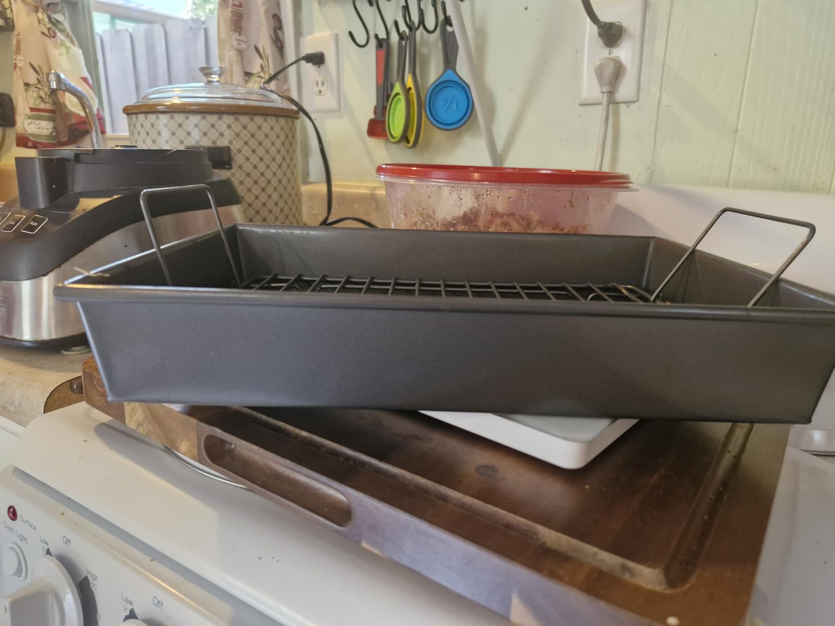 CHICAGO METALLIC Roaster Broiler With Rack, 1 EA | Small Roasting Pan 13.5 x 9.5 Inch, Carbon Steel Rectangular Roaster with Nonstick Coating, Flat Rack with Fold-Out Handles customer photo 2
