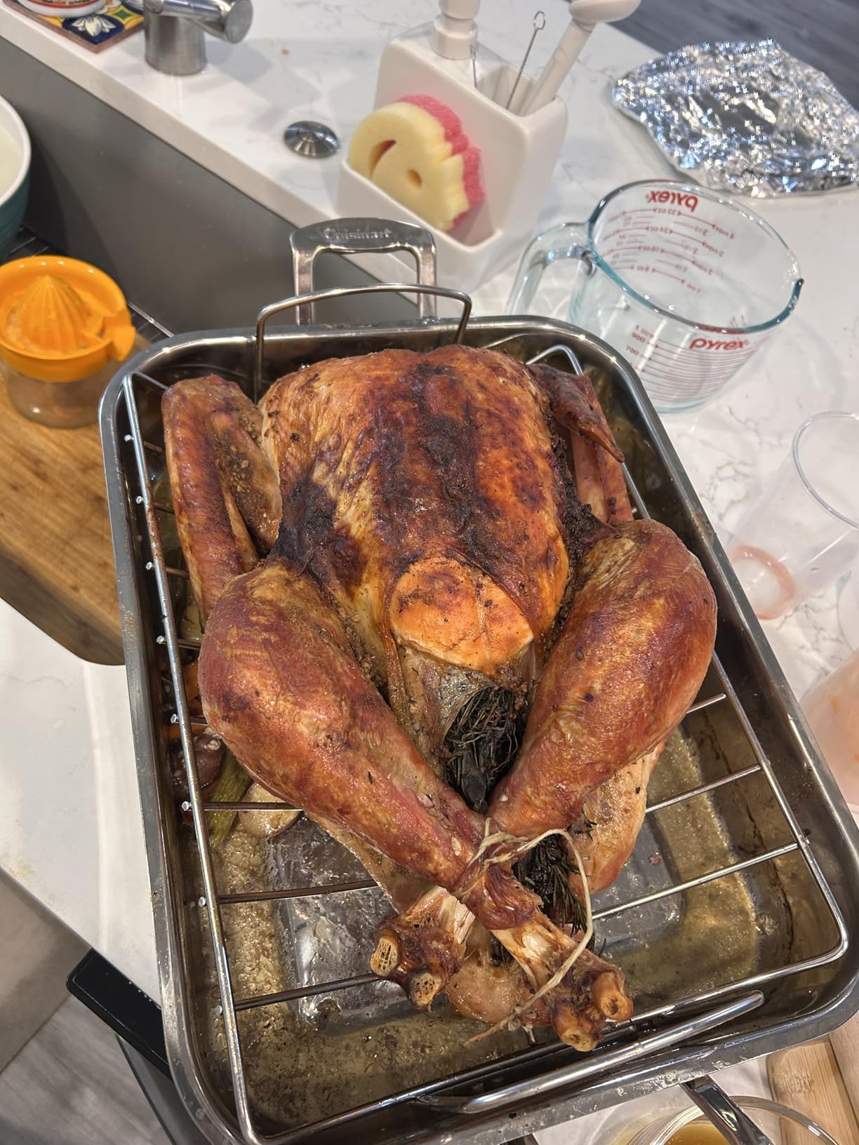 Cuisinart 16-Inch Roasting Pan, Induction Compatible Premium Rectangular Roaster Pan With Rack, Stainless Steel Roasting Pan with Rack, Large Capacity, Dishwasher Safe customer photo 1