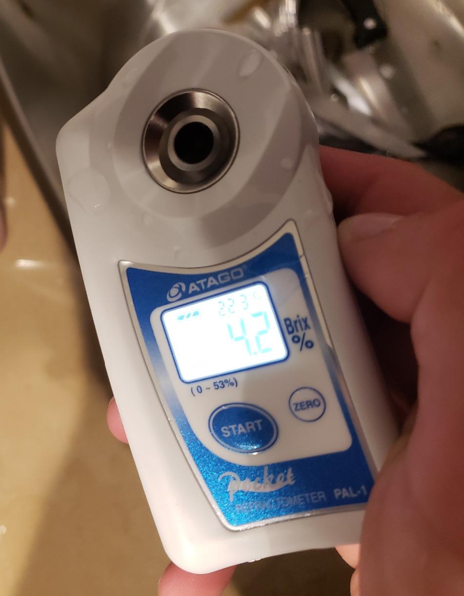 3810 PAL-1 Digital Hand Held Pocket Refractometer, 0.0 - 53.0% Brix Measurement Range customer photo 2