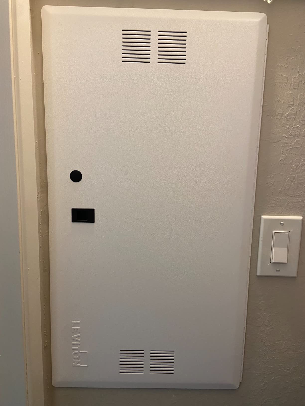 Leviton 21