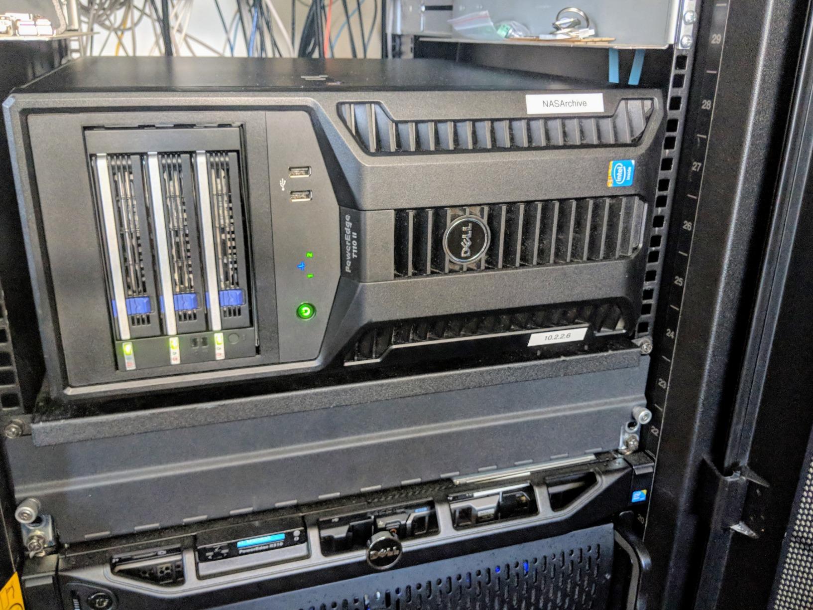 ICY DOCK 3 Bay 2.5”/ 3.5in SATA/SAS Hard Drive SSD Hot Swap Backplane Enclosure in 2X 5.25 Bay | FatCage MB153SP-B customer photo 2