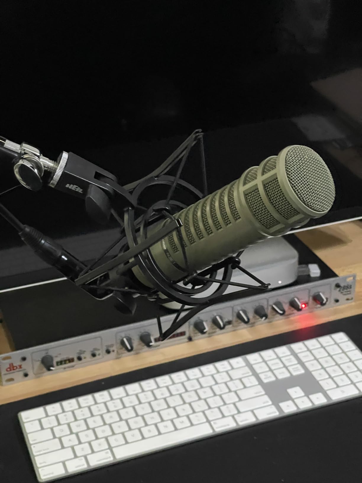Heil’s PRSM Rugged, Professional-Quality Shock Mount for Home or Studio Use, Video Podcast, Broadcast, Audio Podcast customer photo 2