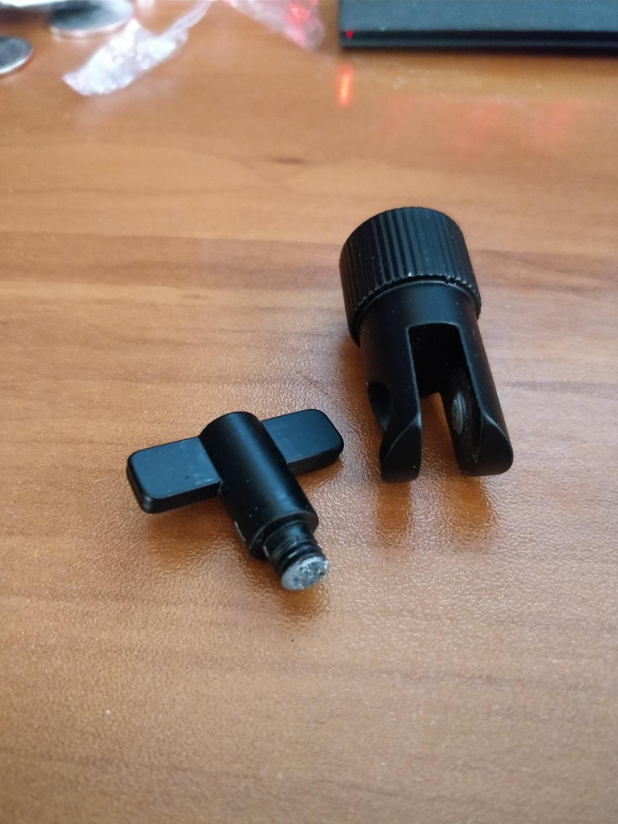 Black Universal Microphone Shock Mount for Large Diameter Diameter 48-51mm Condenser Microphone Metal Construction customer photo 1