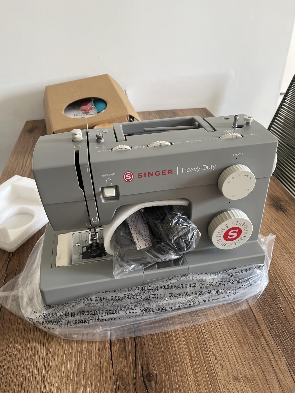SINGER® 4432 (Grey) High Speed Heavy Duty Sewing Machine + Accessory Kit customer photo 2