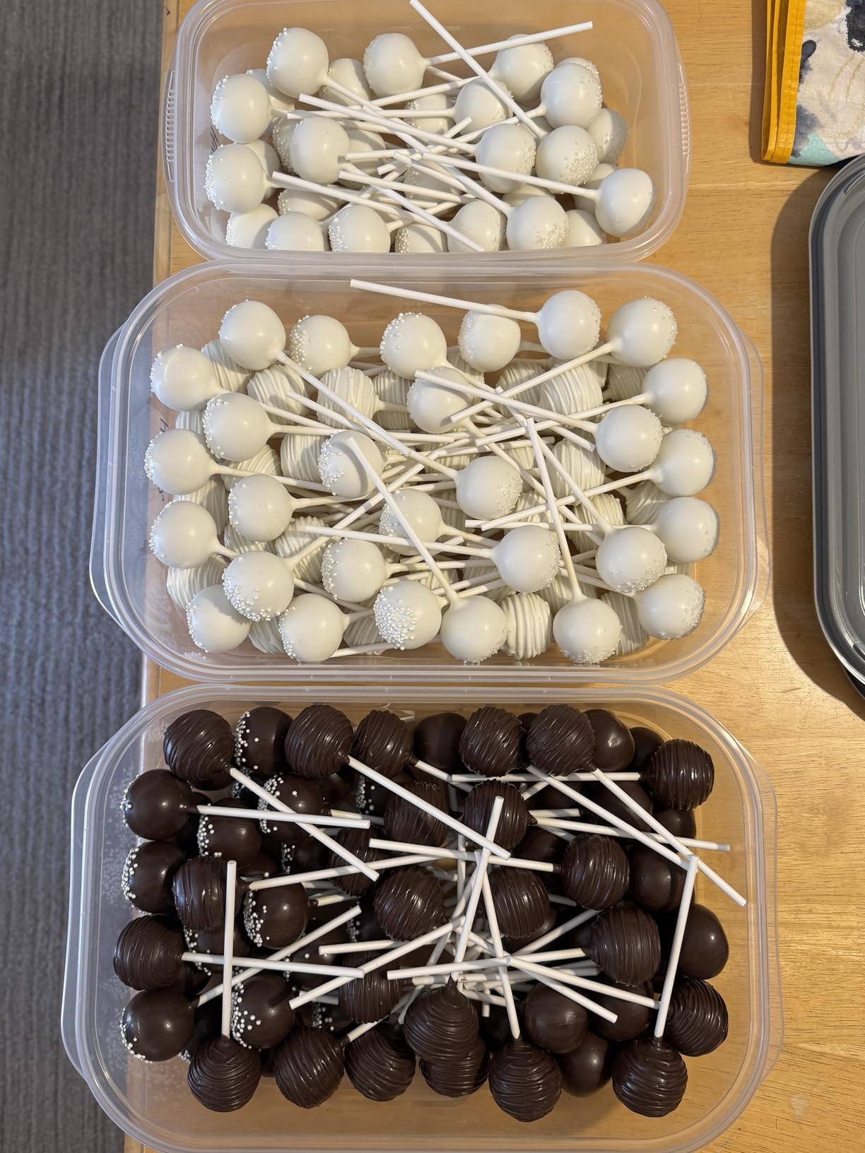 Wilton Candy Melts Melting Pot, Strawberries Cakepops, 2.5-Cup customer photo 1