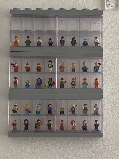 LEGO Minifigure Display Case 16 Black Space for 16 Minifigures customer photo 1