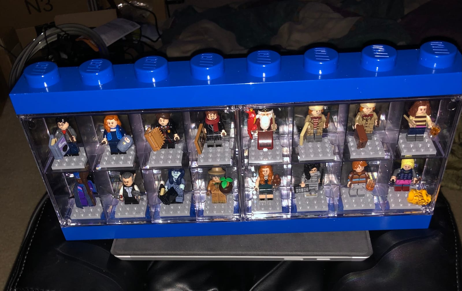 LEGO Minifigure Display Case 16 Black Space for 16 Minifigures customer photo 2