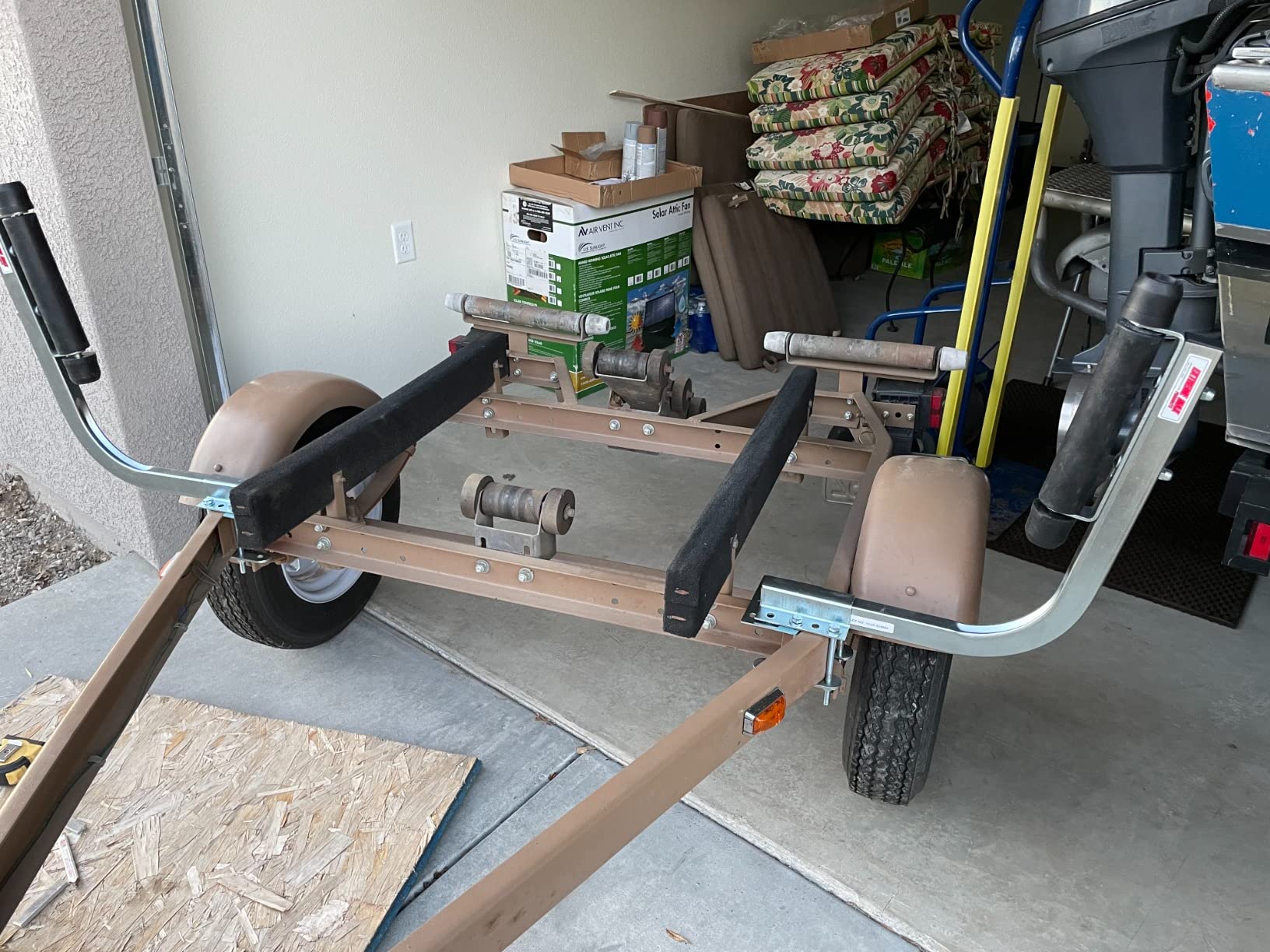 Extreme Max 3005.3822 Heavy-Duty Roller Guide-On System customer photo 1