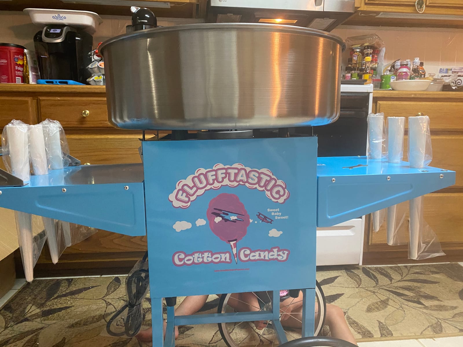 Great Northern Popcorn Flufftastic Cotton Candy Machine with Cart, Blue customer photo 2