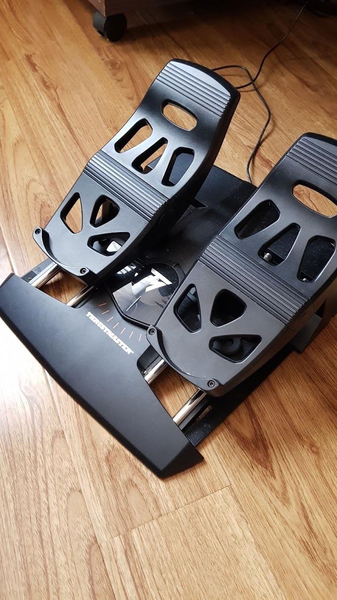 Thrustmaster TFRP Precision Flight Sim Rudder Pedals - PS5, XBOX & PC | self-centering axis, long travel, aluminum rails, differential breaking, for all types of flight, adjustable resistance customer photo 2
