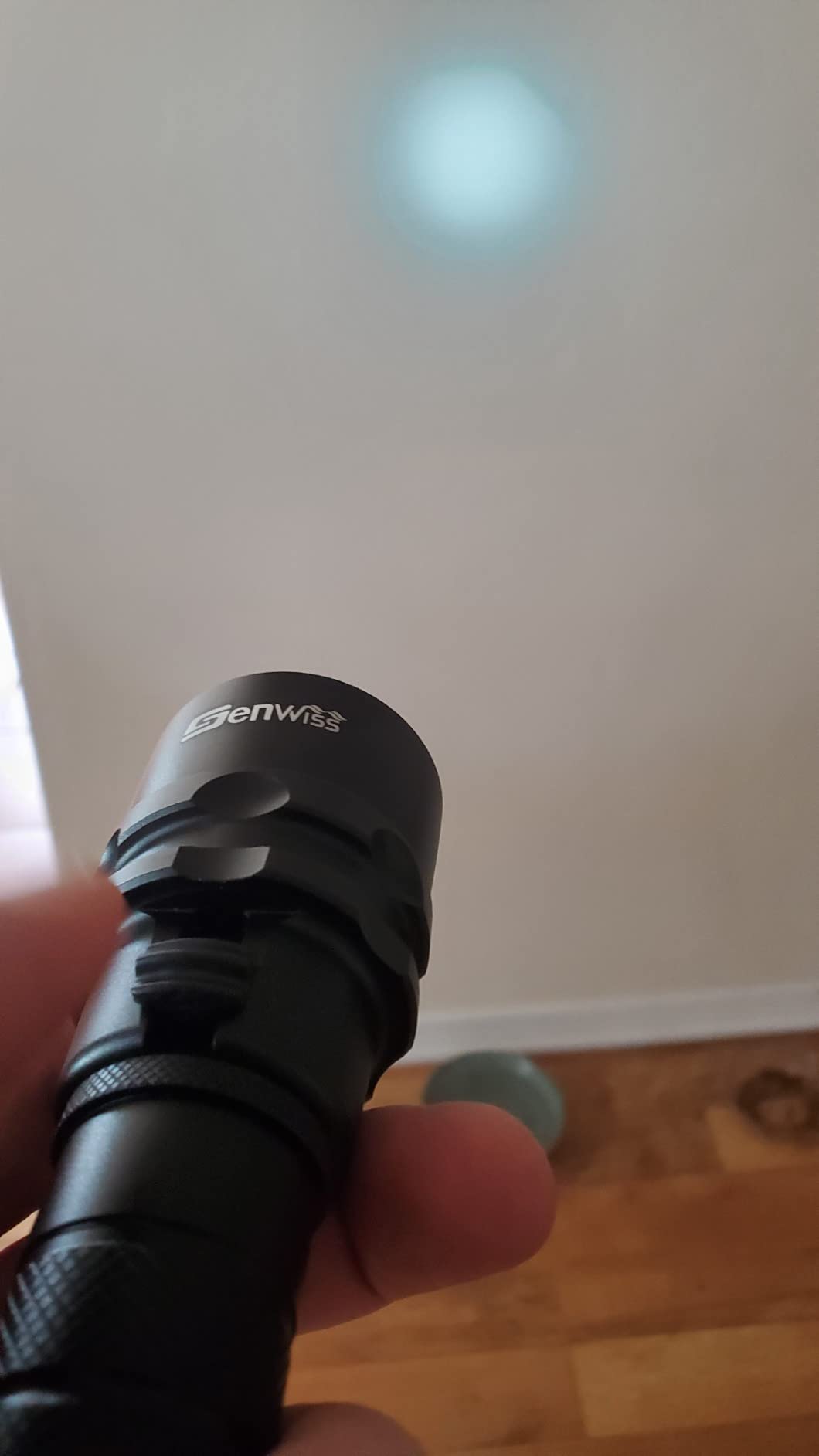 Scuba Diving Flashlight Dive Torch 2000 Lumen Waterproof Underwater XM-L2 LED Submarine Lights Holder with Charger for Under Water Deep Sea Cave at Night customer photo 2