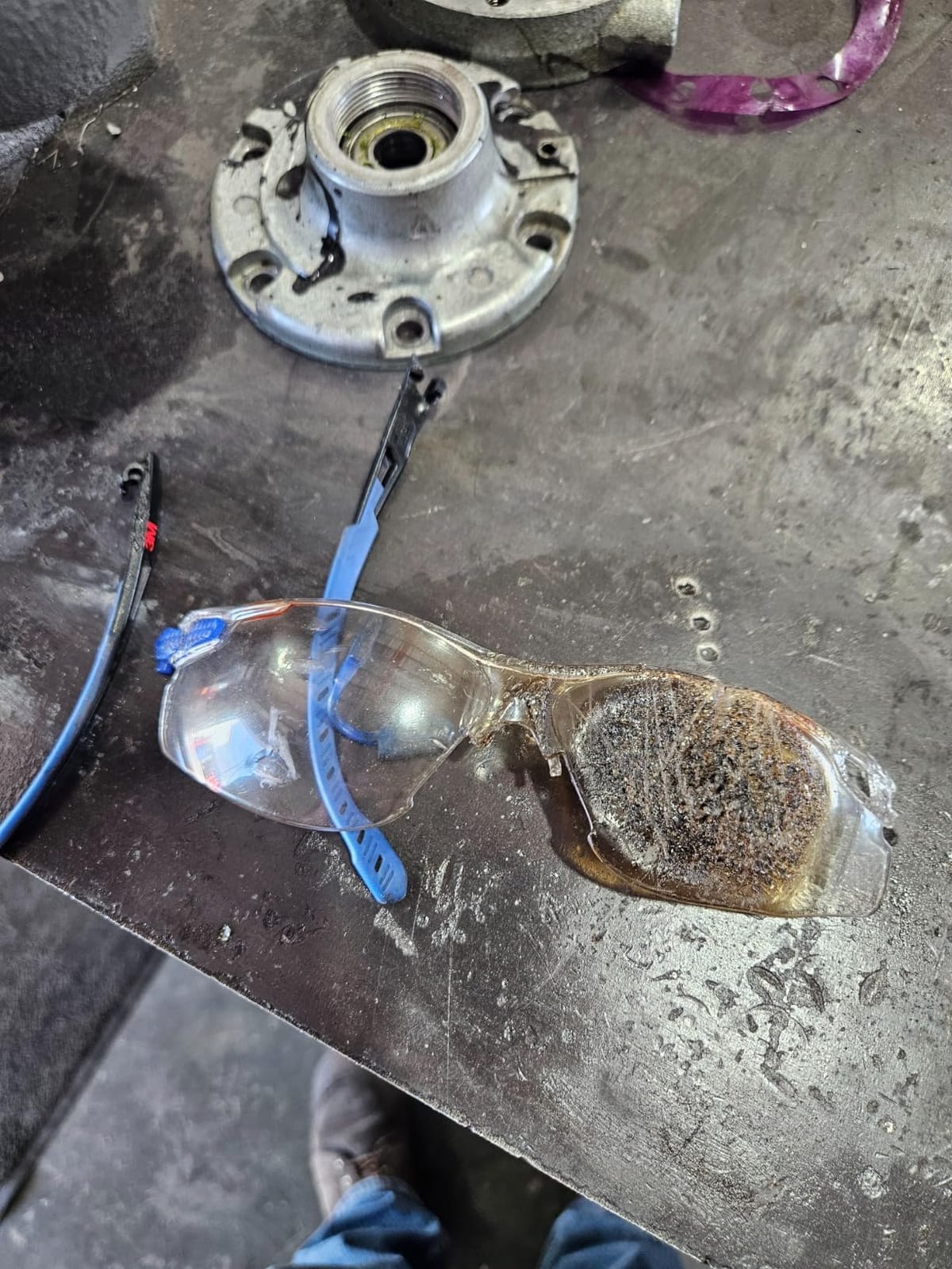 3M Safety Glasses, Solus 1000, Scotchgard Clear Lens, Blue/Black Frame customer photo 1