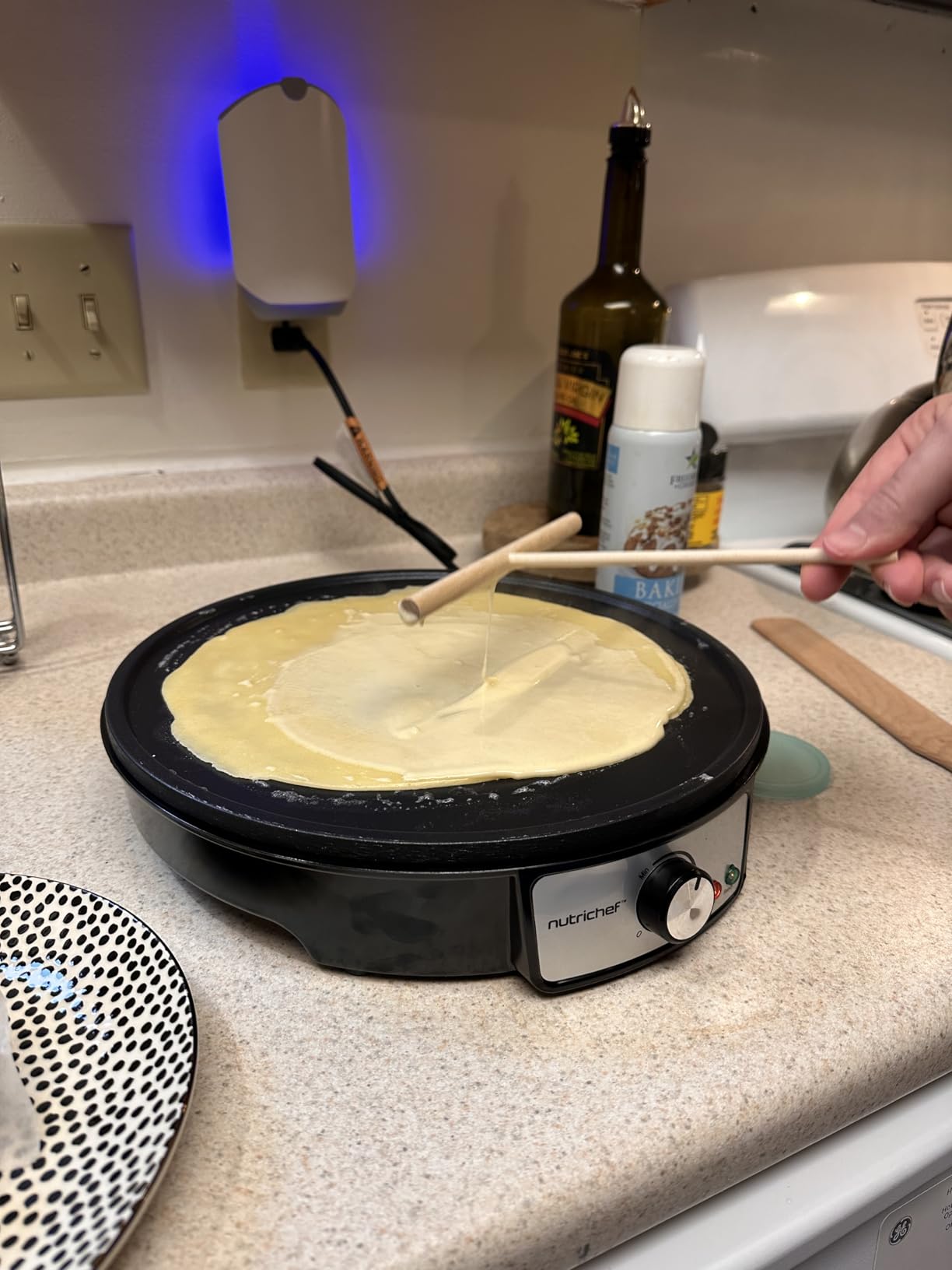 Nutrichef Electric Crepe Maker & Griddle Cooktop - Nonstick 12 Inch Aluminum Hot Plate with LED Indicator Lights & Adjustable Temperature Control - Wooden Spatula & Batter Spreader Included customer photo 1