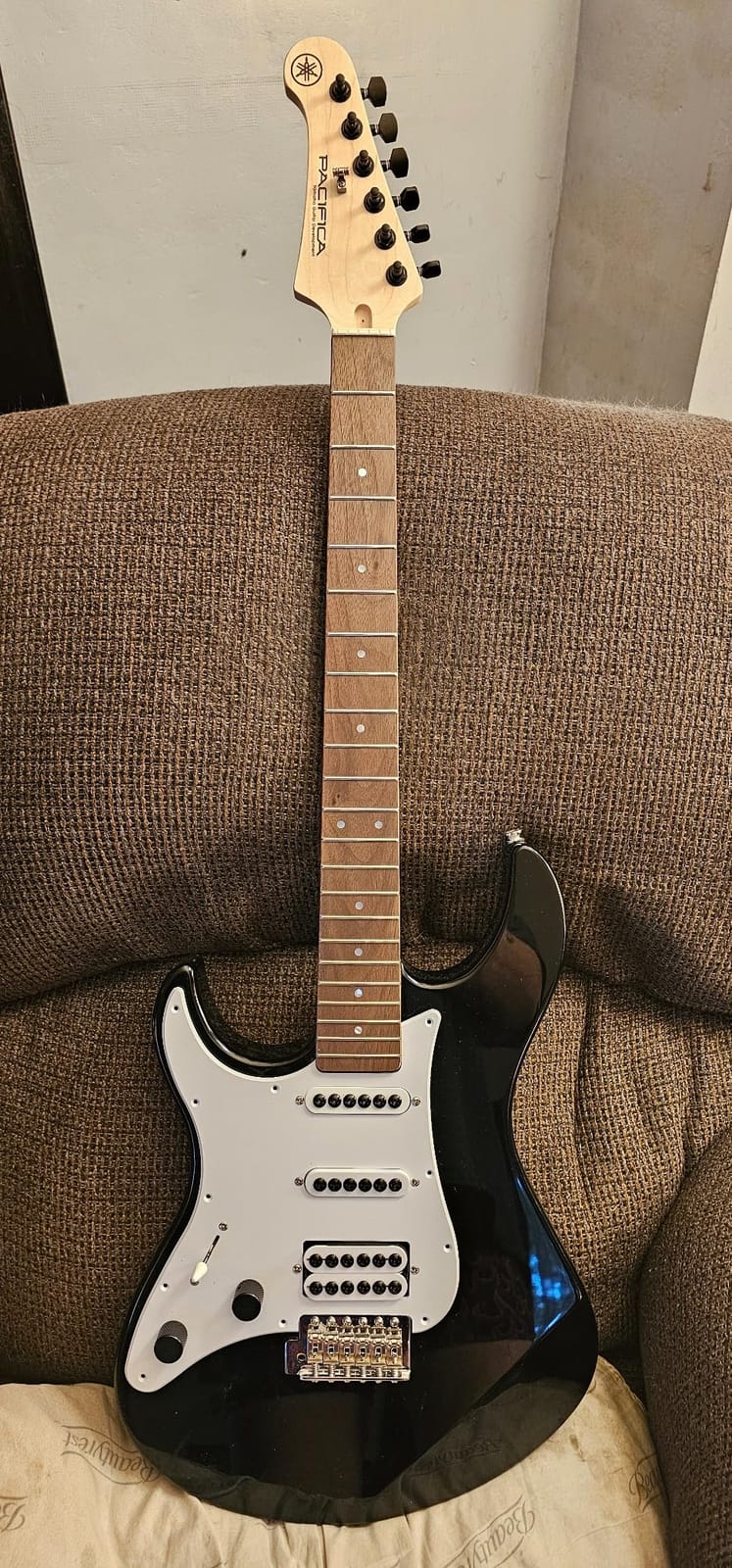 Yamaha Pacifica PAC112JL YNS Left-Handed Electric Guitar, Yellow Natural Satin customer photo 1