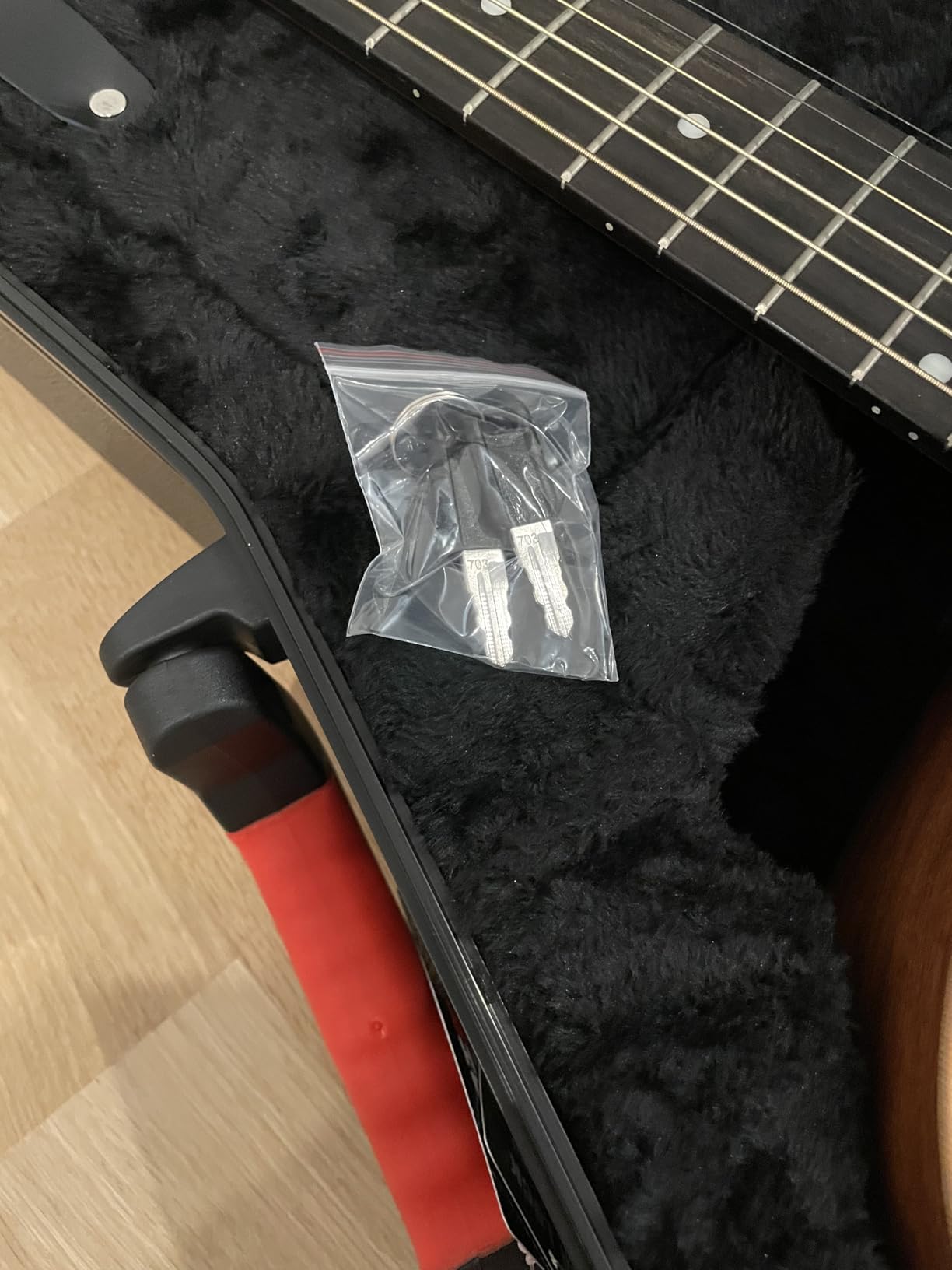 Gator Cases Molded Flight Case For Acoustic Dreadnought Guitars With TSA Approved Locking Latches (GTSA-GTRDREAD) customer photo 2