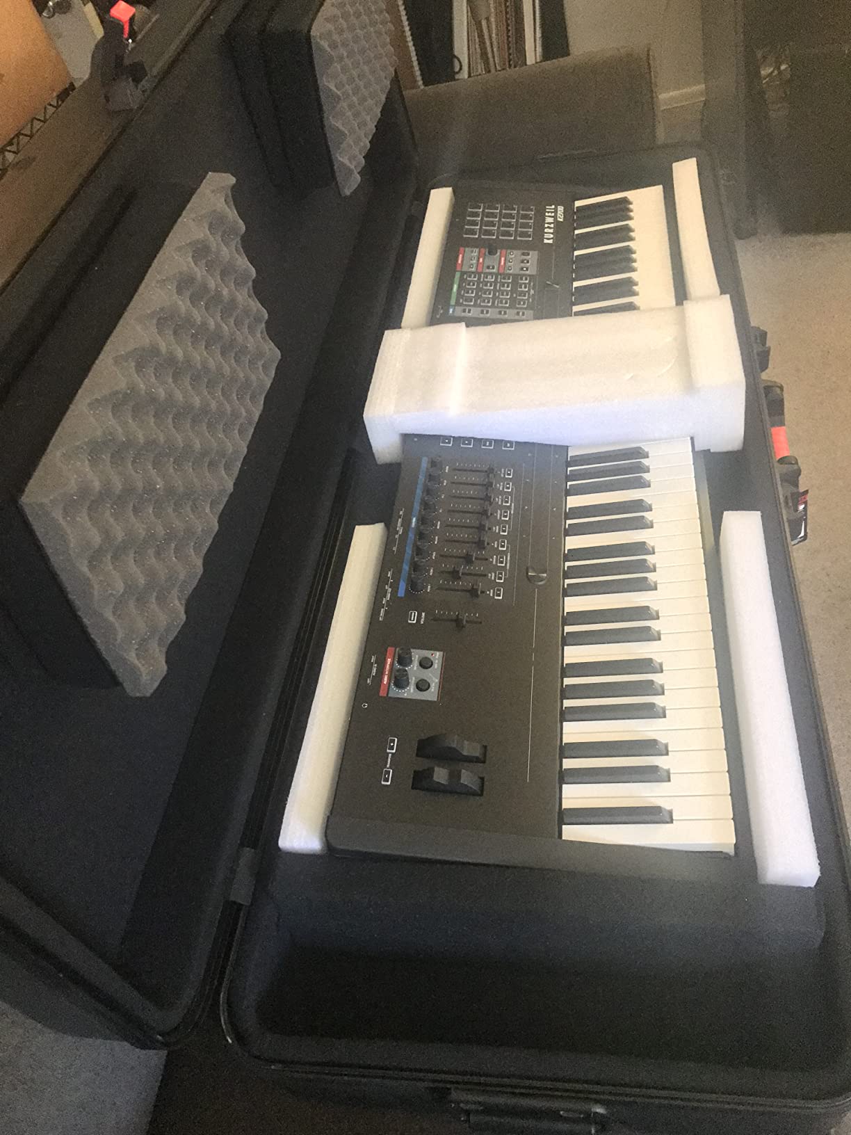 Gator Cases Frequent Flyer's Series Molded Flight Case for 49-Note Keyboards with TSA Approved Locking Latches and Recessed Wheels (GTSA-KEY49) customer photo 2