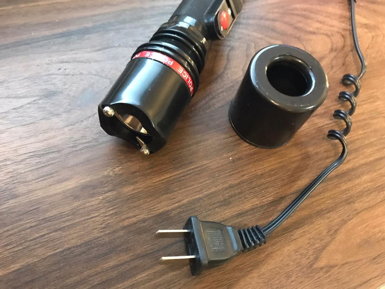 POLICE Stun Gun 305 - Rechargebale with LED Flashlight, Black customer photo 2