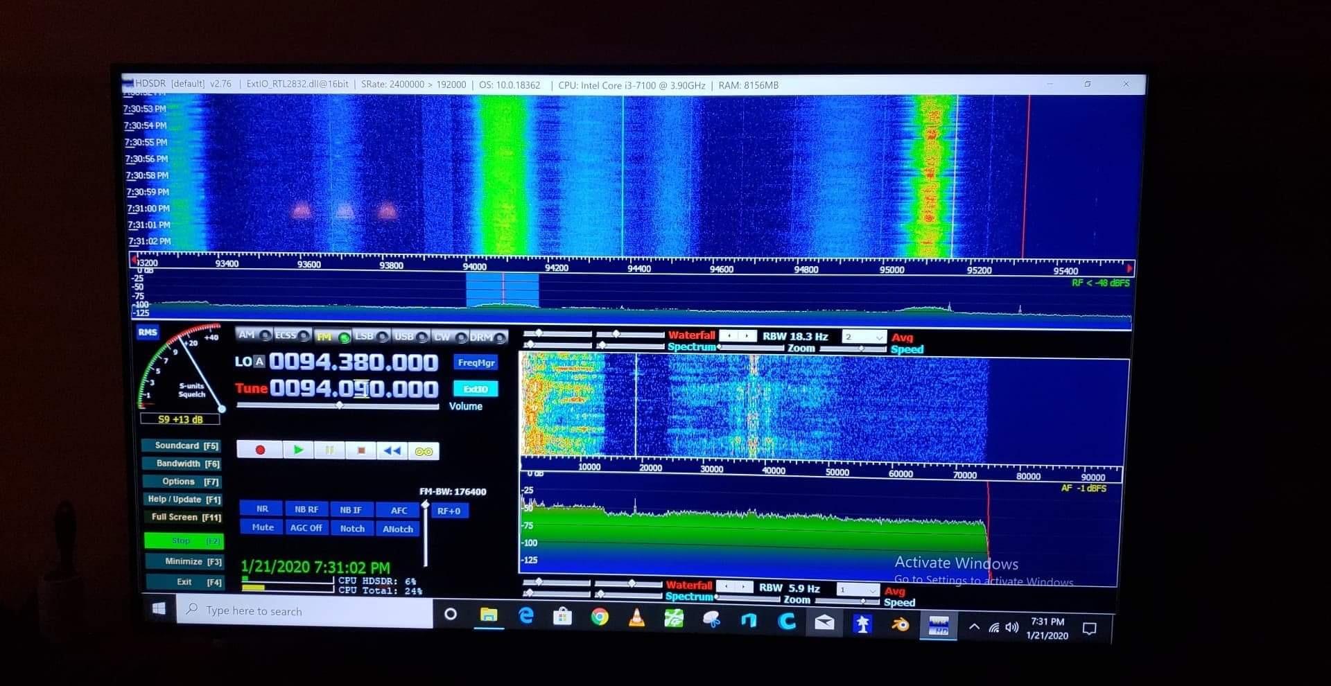 Nooelec RTL-SDR v5 SDR - NESDR Smart HF/VHF/UHF (100kHz-1.75GHz) Software Defined Radio. Premium RTLSDR w/ 0.5PPM TCXO, SMA Input & Aluminum Enclosure. RTL2832U & R820T2 (R860)-Based Radio customer photo 2