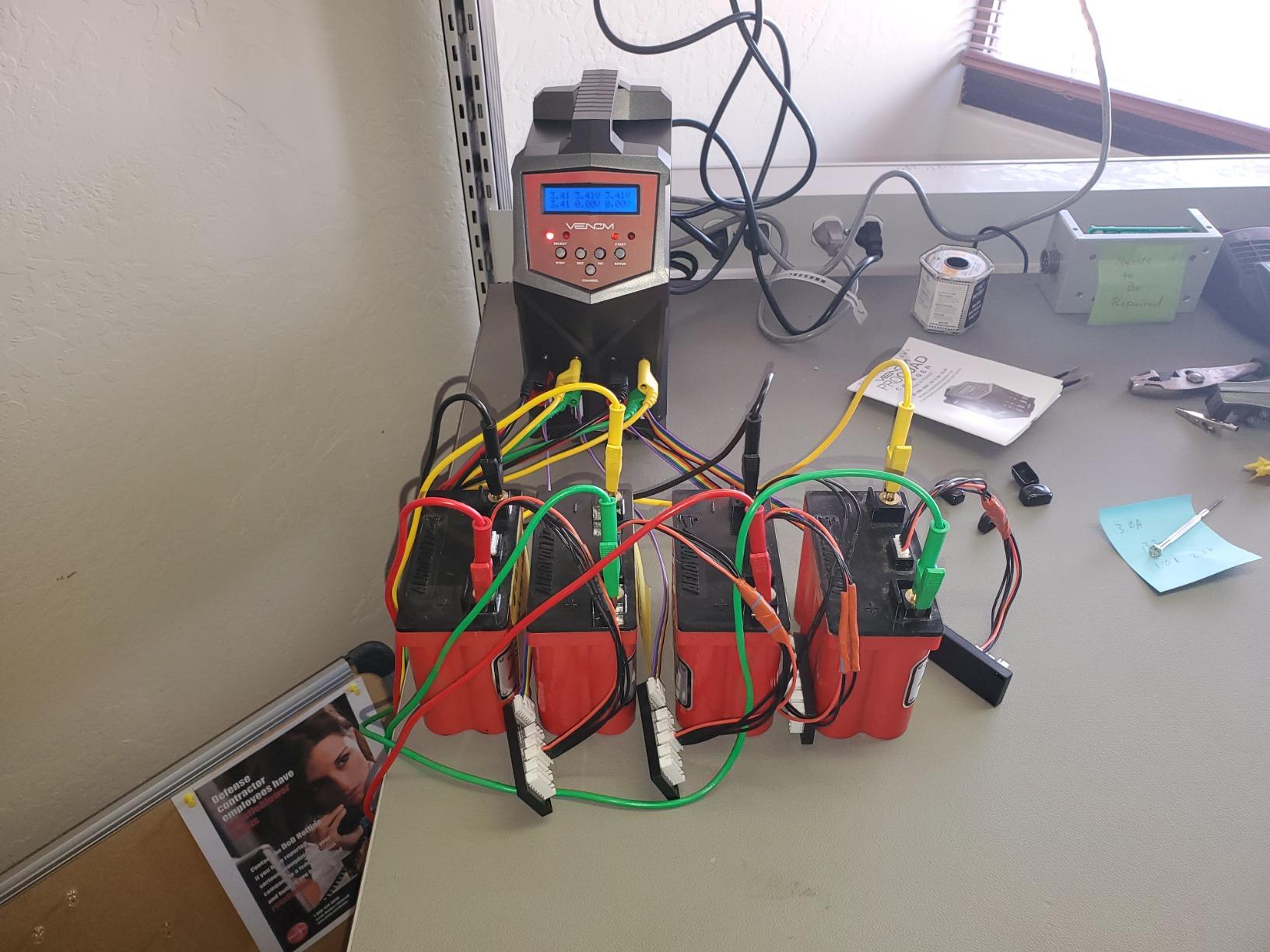 Venom Power - Pro Quad LiPo Battery Fast Charger with LCD Screen - 4 Ports at 100W Each - AC DC 7A Fast NiMH LiHV LiPo Balance Charger Discharger 1S to 6S, Drone, RC Car Battery Charger customer photo 1