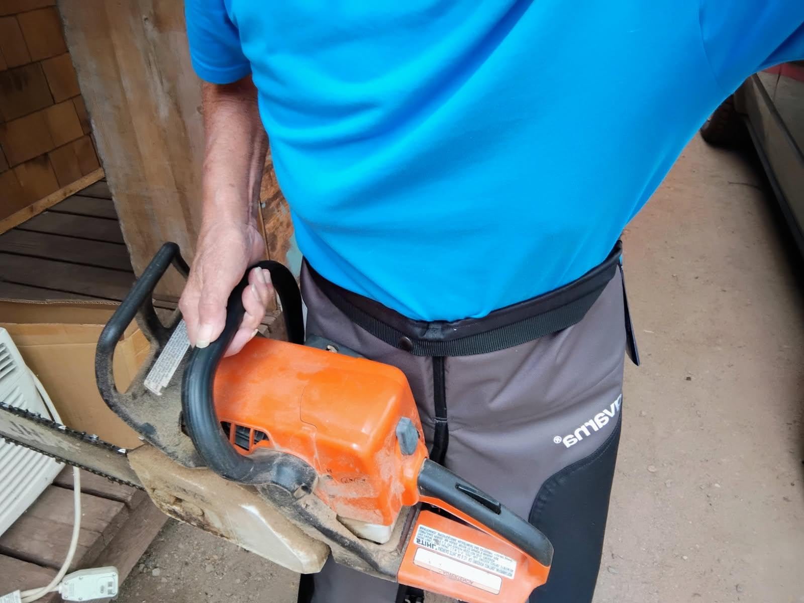 Husqvarna 587160702 Apron Chainsaw Chaps, 38-Inch, Black Apron | Chain saw safety equipment with functional design, 5 protective layers, adjustable belt, and gear pocket, UL certified gear customer photo 1