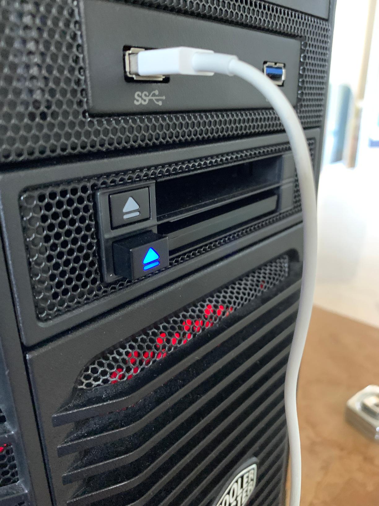 ICY DOCK Dual 2 Bay 2.5” SSD & HDD Dock Tool-Less Hot-Swap SATA / SAS Mobile Rack Enclosure for 3.5” Bay - flexiDOCK MB522SP-B customer photo 2