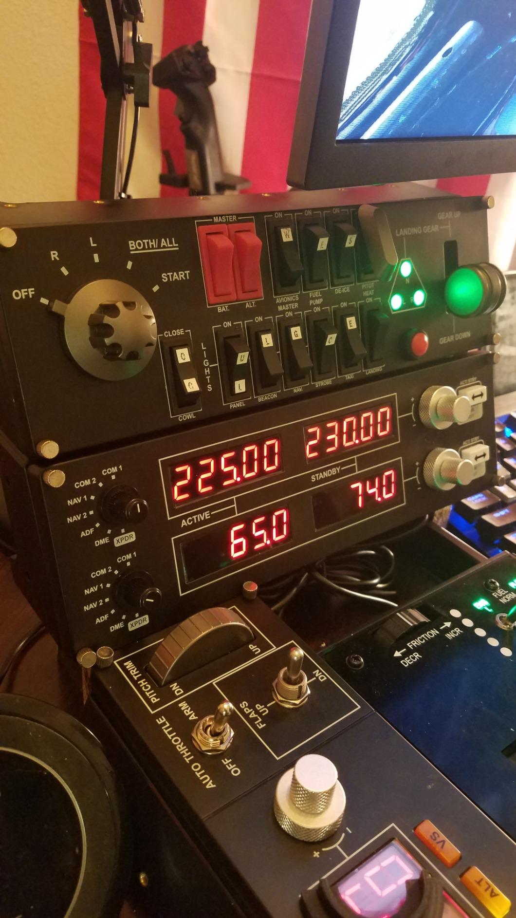 Logitech G USB Pro Flight Radio Panel | Physical knobs and displays for cockpit communication functions customer photo 1