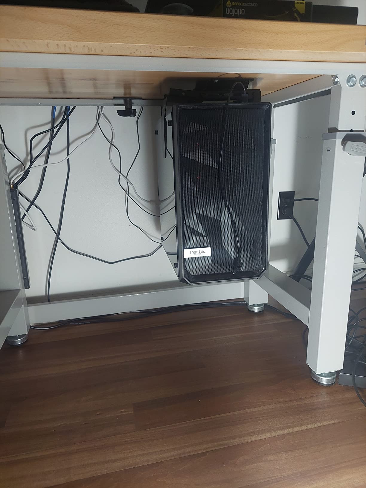 Mount-It! CPU Under Desk Mount Bracket - Computer Tower Wall and Under Counter Holder, 360 Degree Swivel Adjustable Height and Width Wall-Mountable customer photo 1