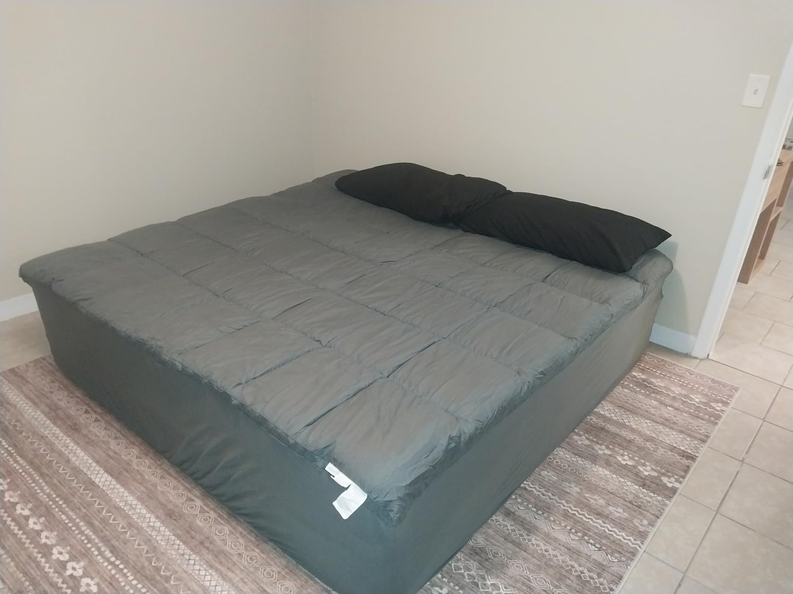 Lucid 4 Inch Memory Foam Mattress Topper, Queen Size – Cooling Gel Bed Topper – Preassure-Relieving Ultra Plush Feel – Ventilated Breathable Design – CertiPur Certified - Dorm Room Essentials customer photo 2