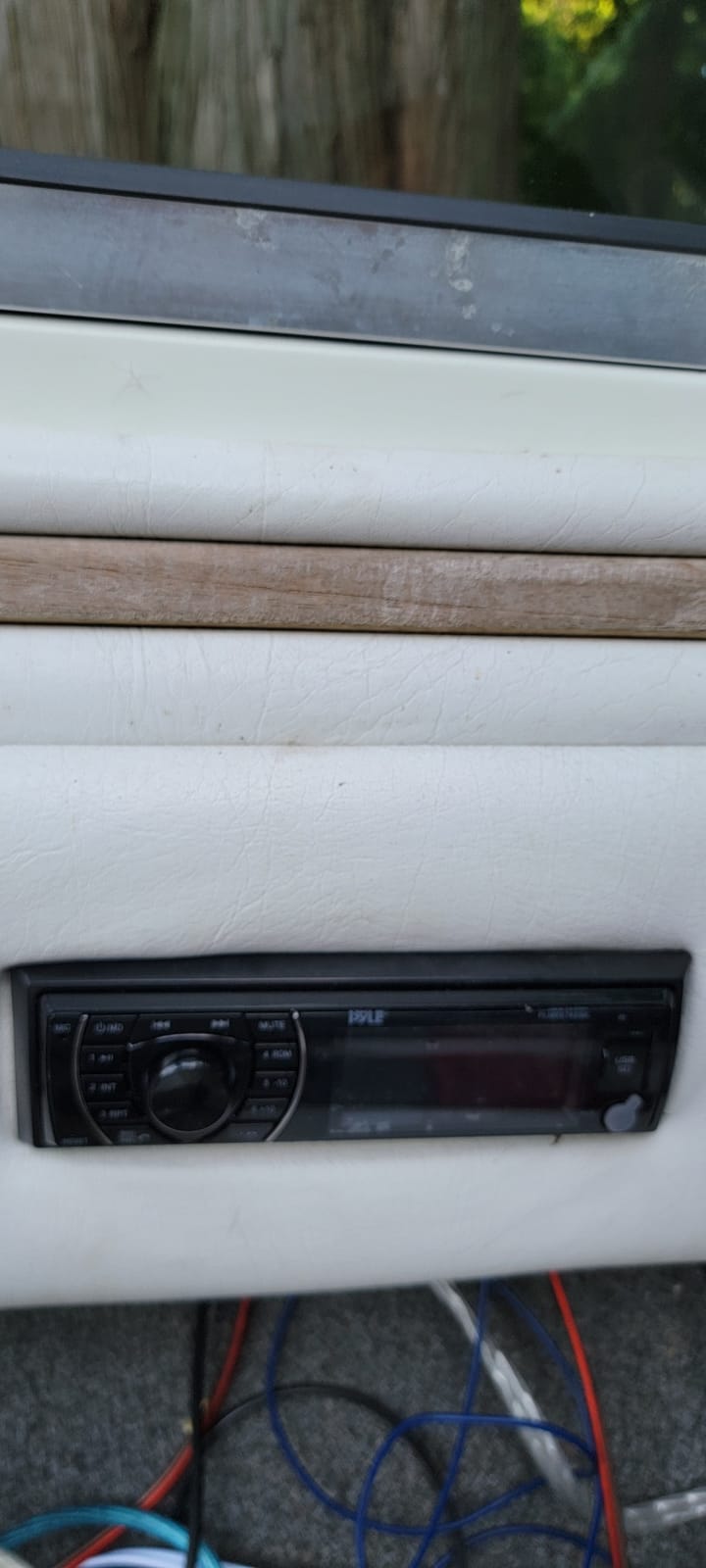 Pyle Marine Head Unit Receiver Speaker Kit - In-Dash LCD Digital Stereo Built-in Bluetooth & Microphone w/ AM FM Radio System 6.5’’ Waterproof Speakers (4) MP3/SD Readers & Remote Control -PLMRKT48BK customer photo 2
