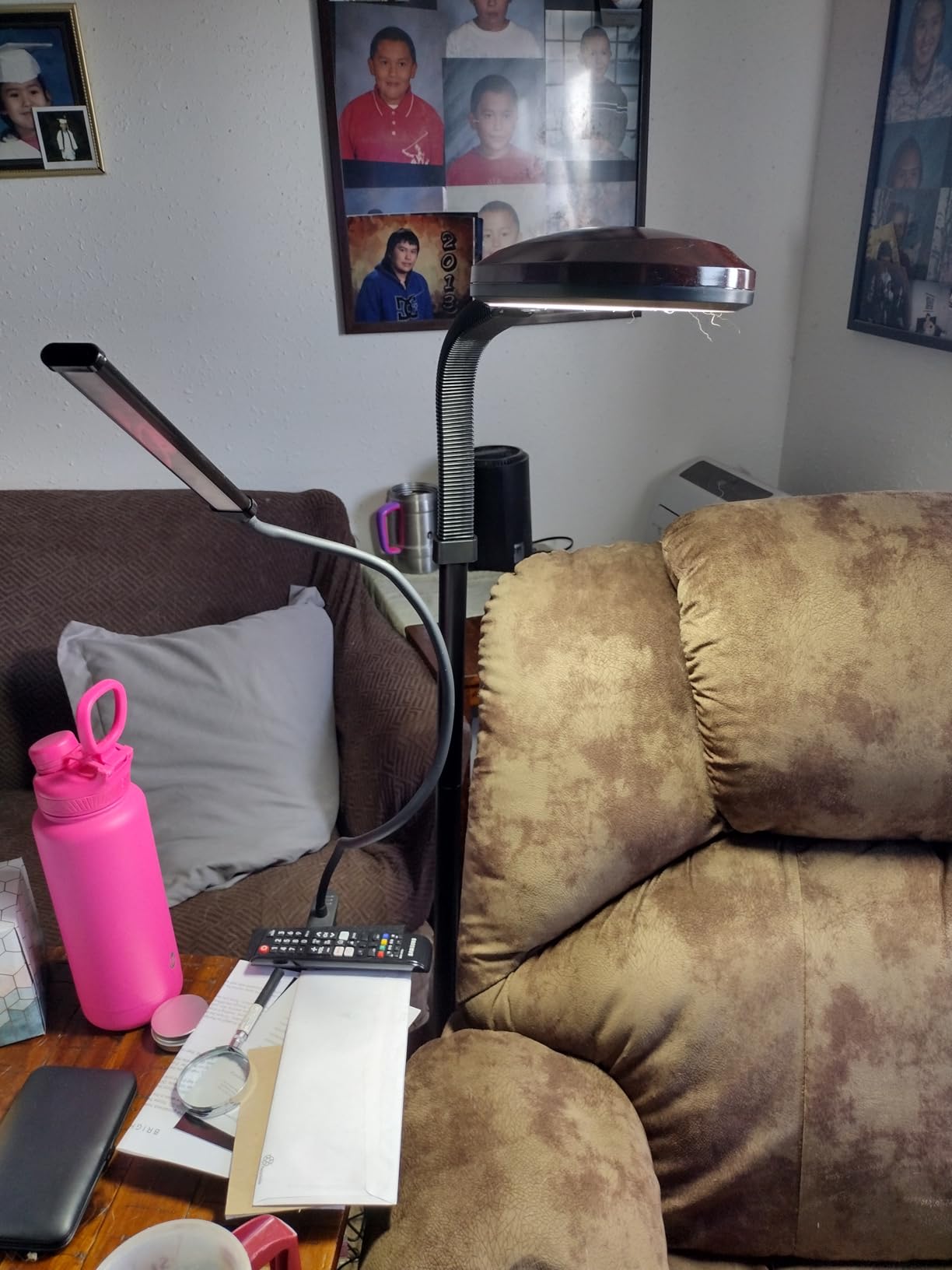 Brightech Litespan - Bright LED Floor Reading Lamp for Over Chair Crafts and Reading, Estheticians' Light for Lash Extensions, Adjustable Standing Lamp for Living Room, Bedroom, Office - White customer photo 2