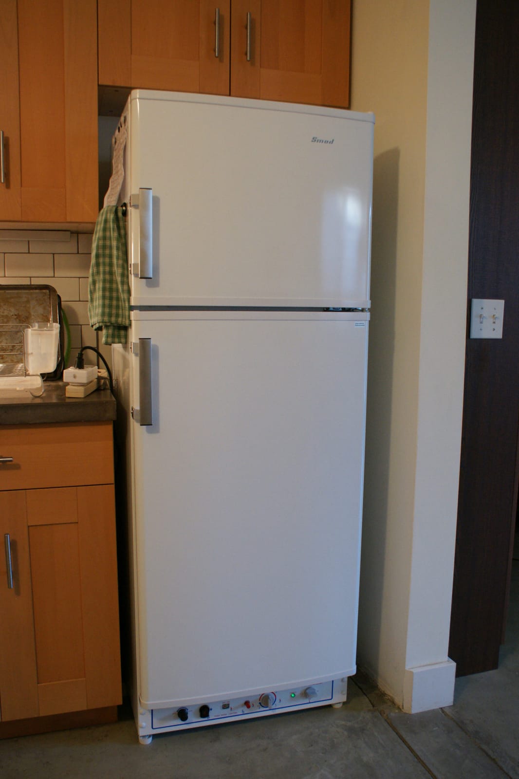 Smad 9.3 Cu.Ft RV Propane Refrigerator Off Grid, 110V/LPG Propane Refrigerator with Freezer, Large Capacity Gas Fridge for Camper, Cabin, Home, White customer photo 2