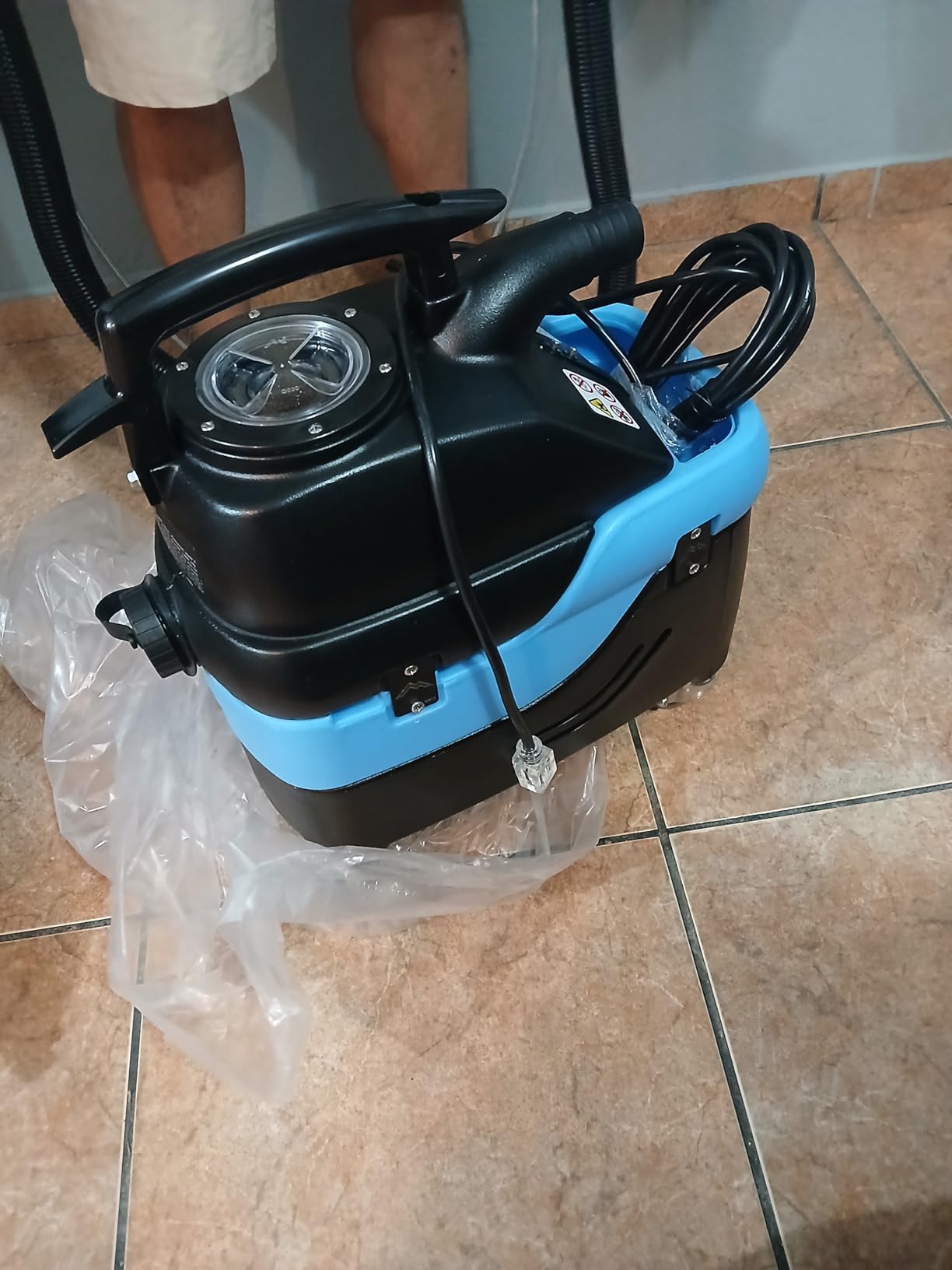 Mytee - S-300H Tempo Heated Extractor is a sub-compact machine, but a full-size performer, Blue/Black customer photo 2