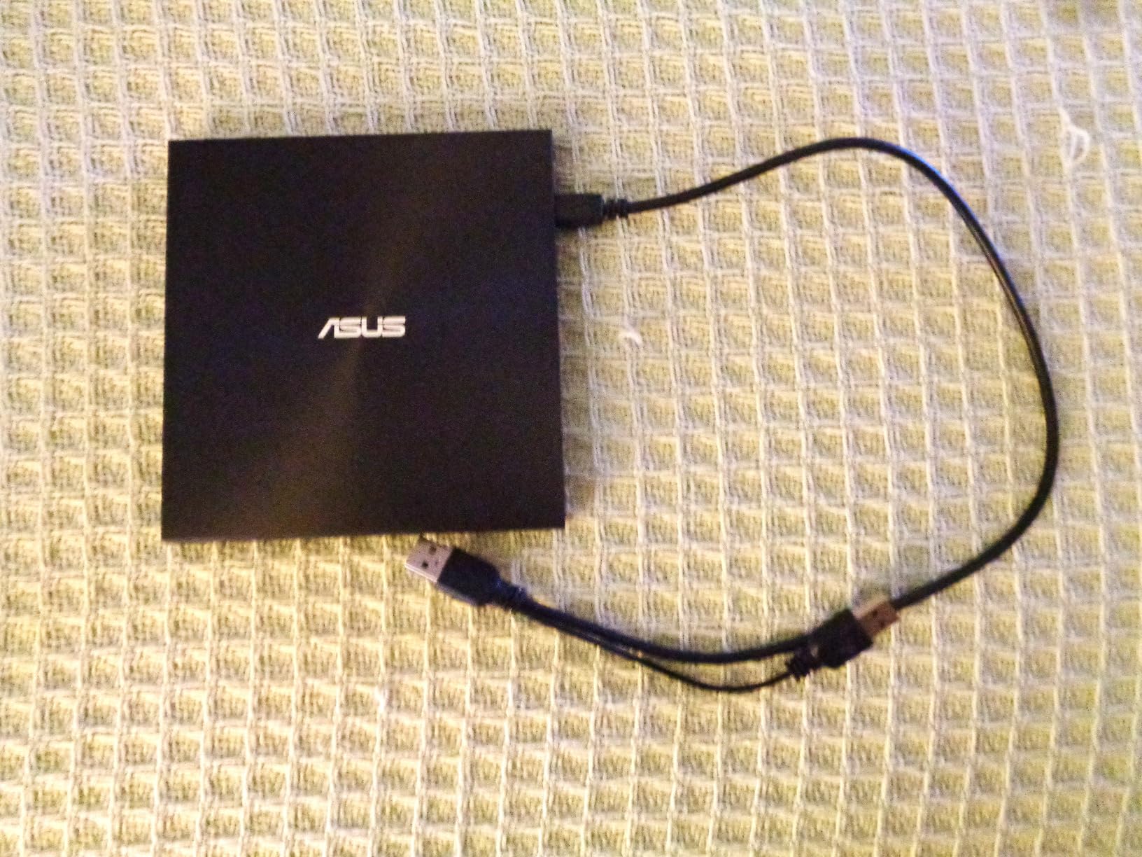 ASUS ZenDrive Black 13mm External 8X DVD/Burner Drive +/-RW with M-Disc Support, Compatible with Both Mac & Windows and Nero BackItUp for Android Devices (USB 2.0 & Type-C Cables Included) customer photo 2
