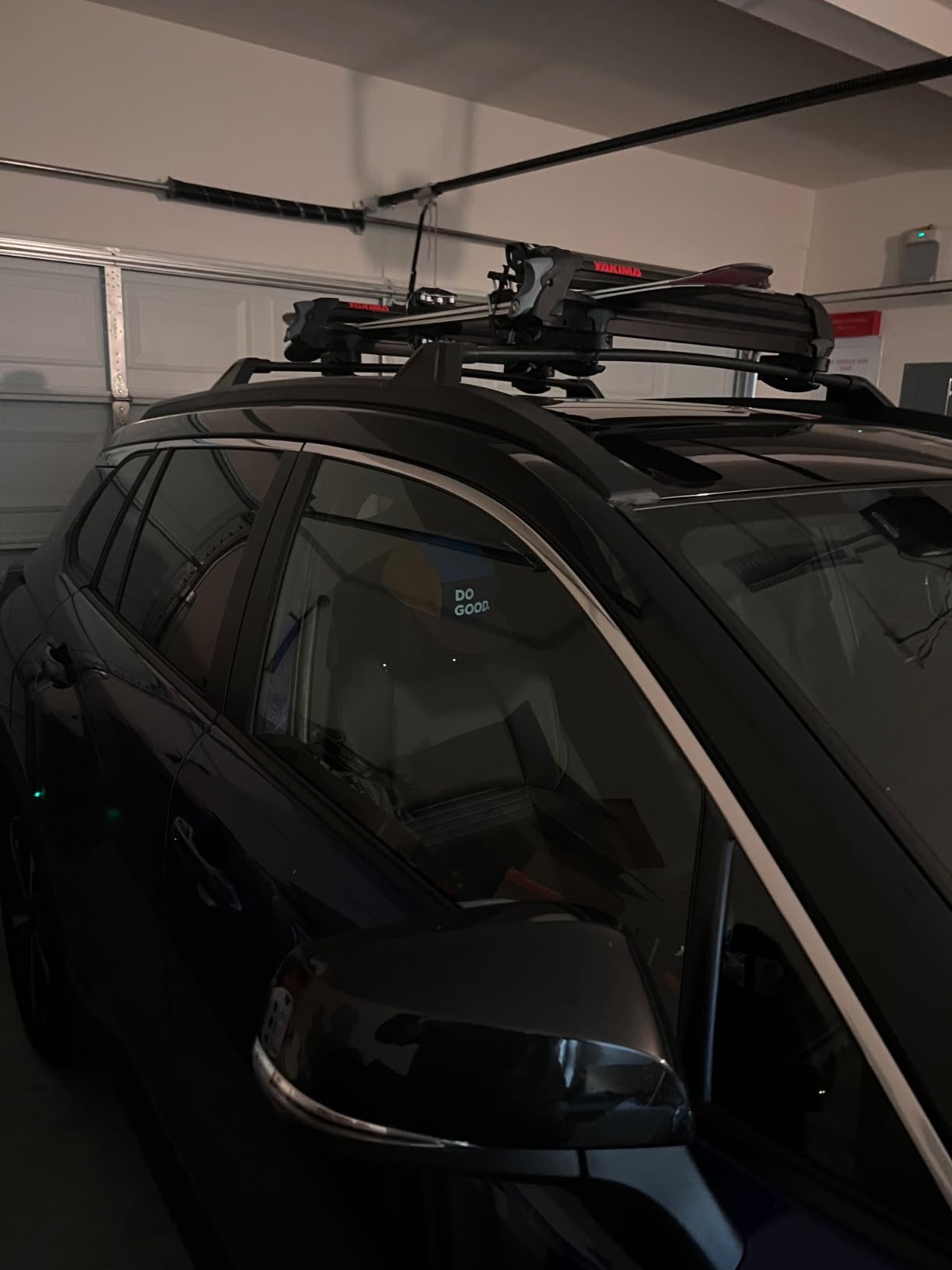 Yakima PowderHound 6 Ski & Snowboard Car Roof Rack for Crossbars | Fits up to 6 Ski Pairs or 4 Boards for Reliable, Secure Rooftop Transport customer photo 2