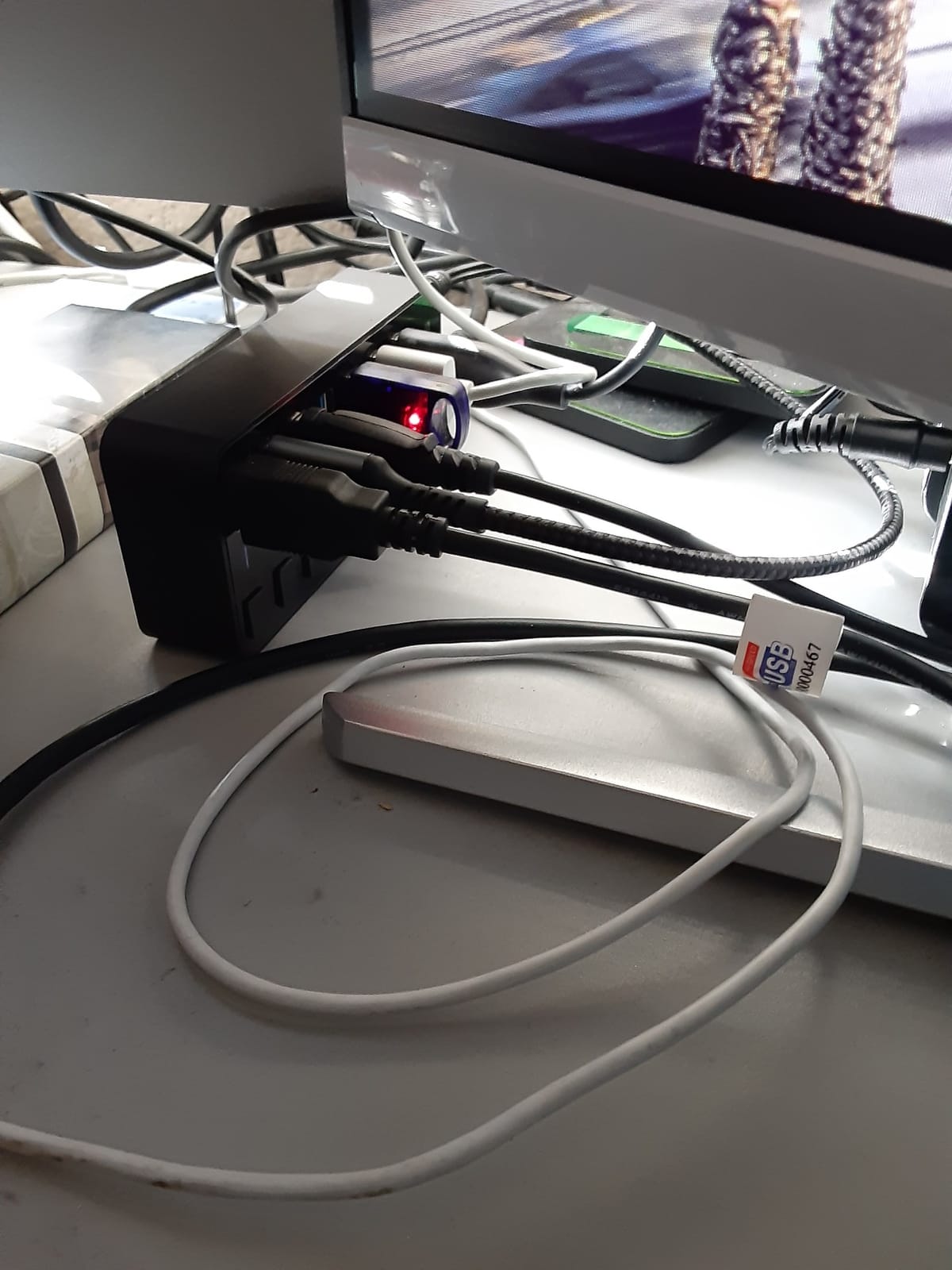SABRENT 36W 7-Port Powered USB 3.0 Hub, Switches & LEDs (HB-BUP7) customer photo 2