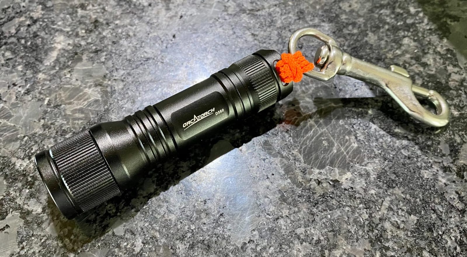 ORCATORCH D560 Mini Scuba Dive Light with 360° Rotatable Mask Clip, Black customer photo 1