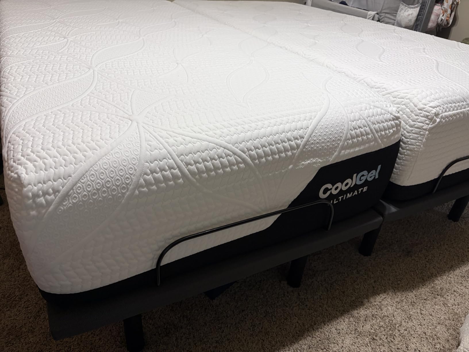 COOL GEL Chill Memory Foam 14-Inch Mattress with 2 Pillows, CertiPUR-US Certified, Mattress in a Box, Queen, White customer photo 1