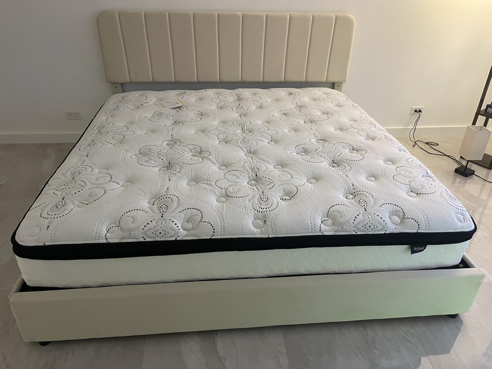 Signature Design by Ashley 12 Inch Hybrid King Mattress in a Box customer photo 1