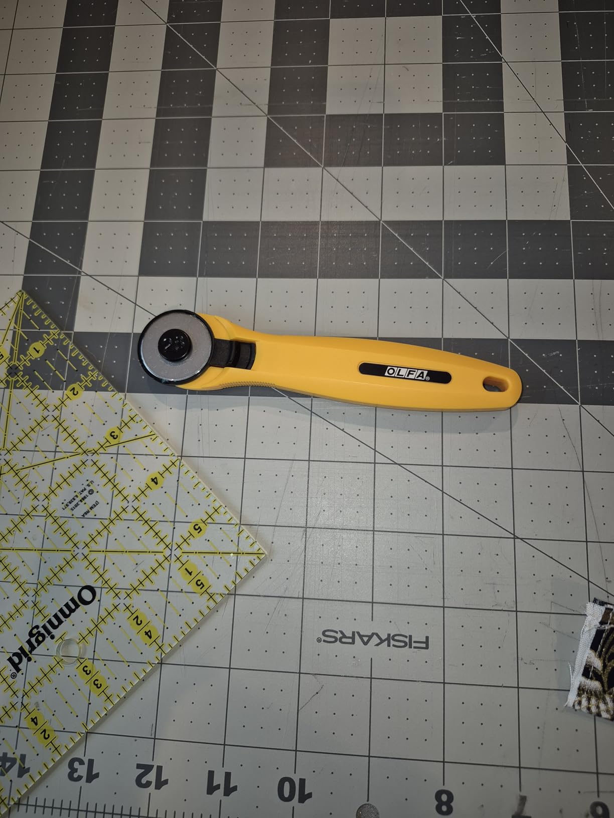 OLFA 28mm Quick-Change Rotary Cutter (RTY-1/C) - Tungsten Steel Blade customer photo 1