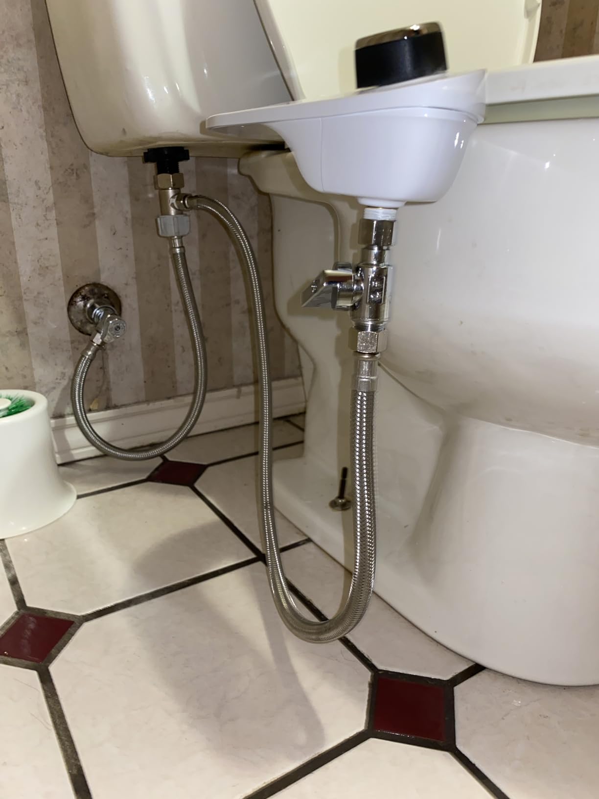 Bio Bidet SlimEdge Bidet Attachment for Toilet, Non Electric, Dual Nozzles for Front and Rear Cold Water Wash, Adjustable Water Pressure, White customer photo 2