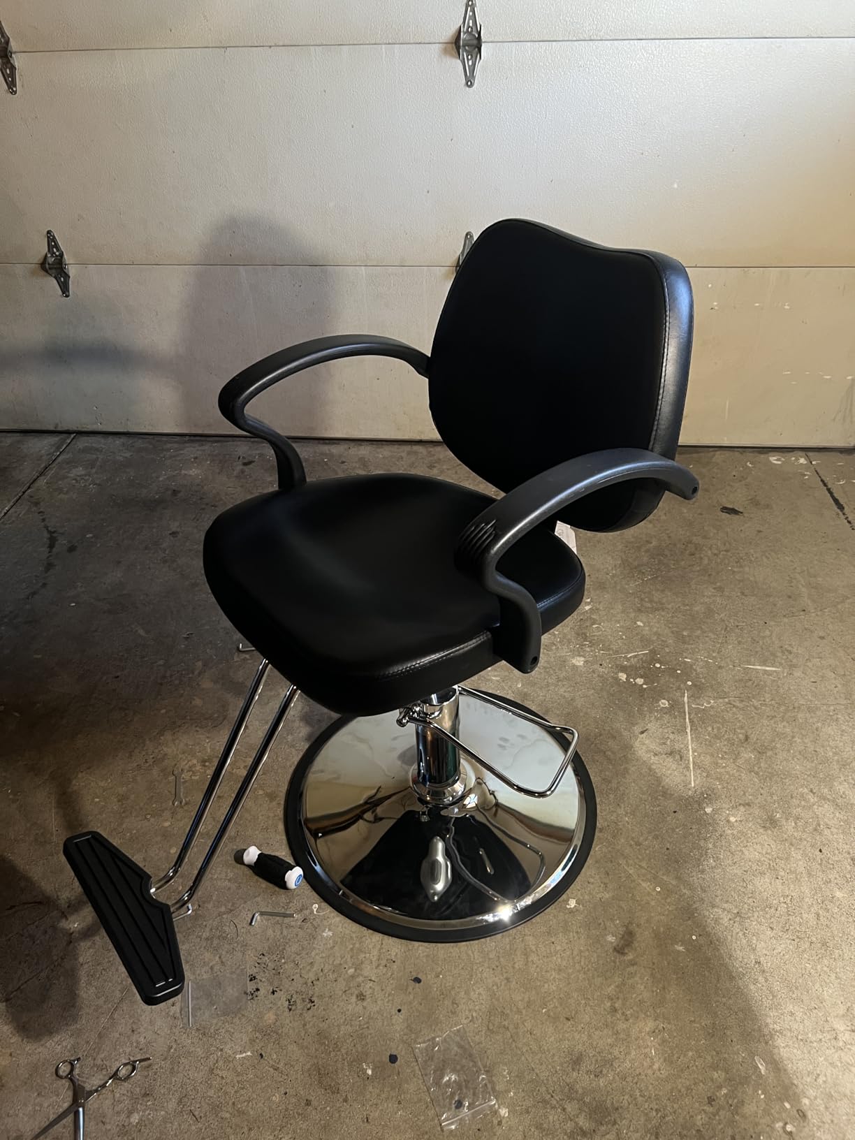 Classic Hydraulic Barber Chair Styling Chair Salon Beauty Spa Equipment … customer photo 1