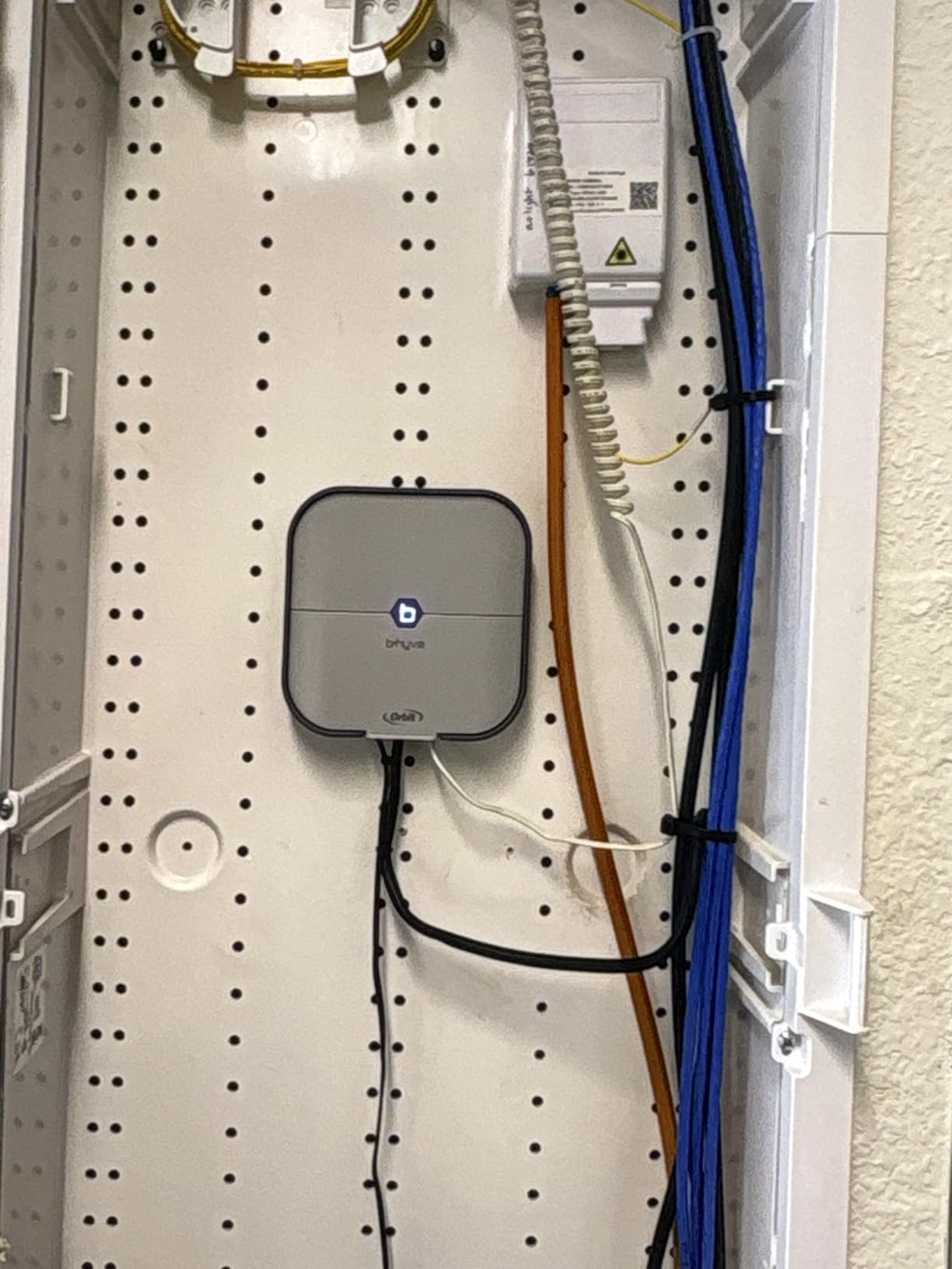 Orbit B-hyve Indoor Smart Sprinkler Controller - 8-Zone - WiFi Irrigation Controller - App Controlled Irrigation with Weather Adjustment - Easy Installation Smart Home Ready Device - 57925 customer photo 2