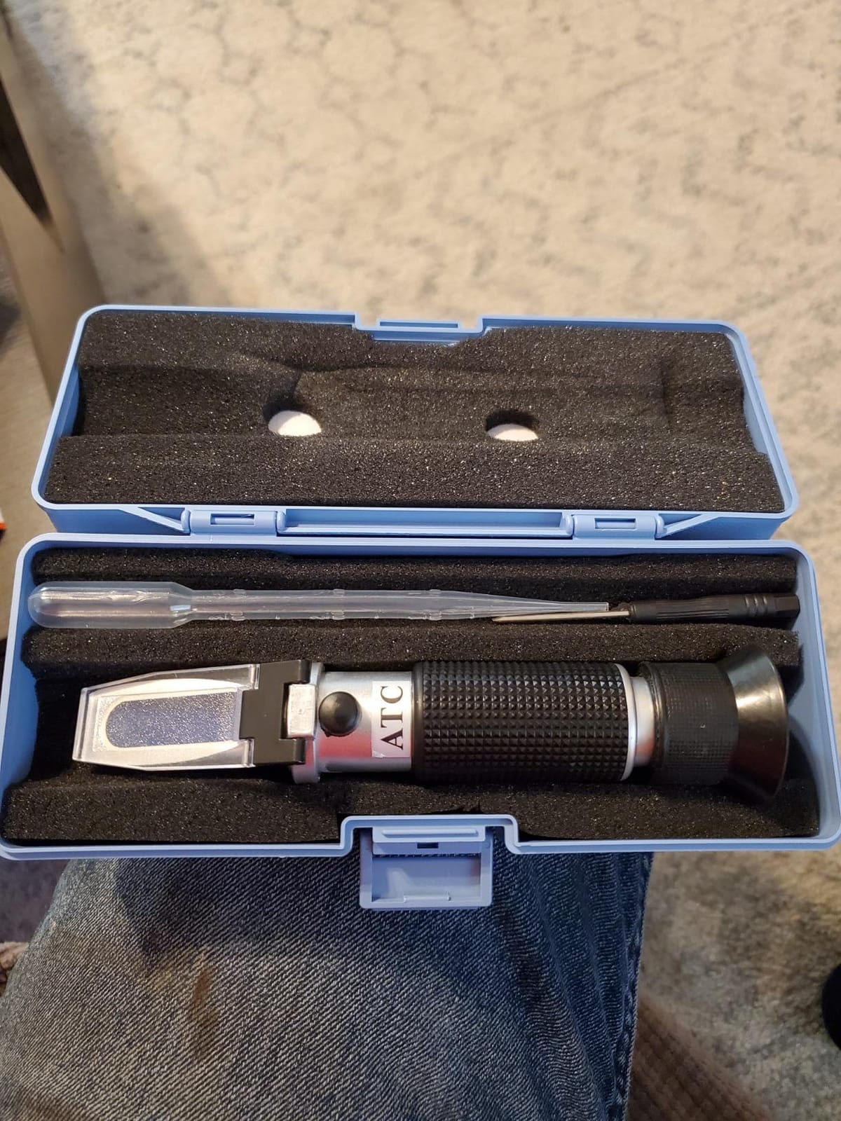 Brix Refractometer with ATC - Tiaoyeer Digital Handheld Refractometer for Beer Wine Brewing, Dual Scale-Specific Gravity 1.000-1.130 and Brix 0-32% customer photo 1
